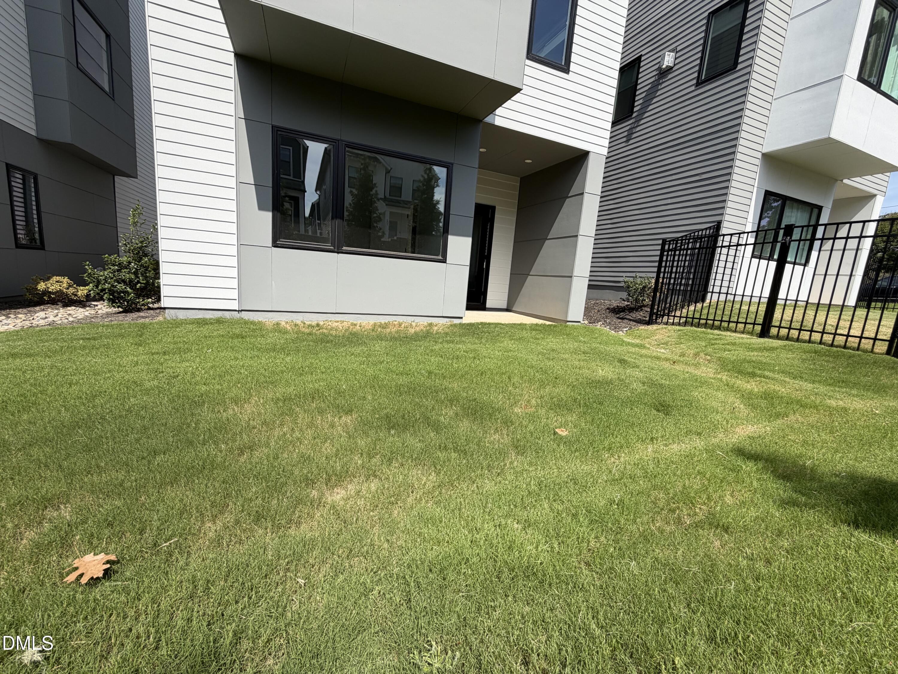 221 Woodsborough Place Property Photo 41