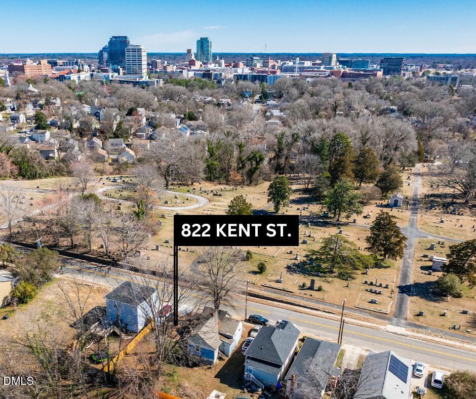 822 Kent Street Property Photo 7