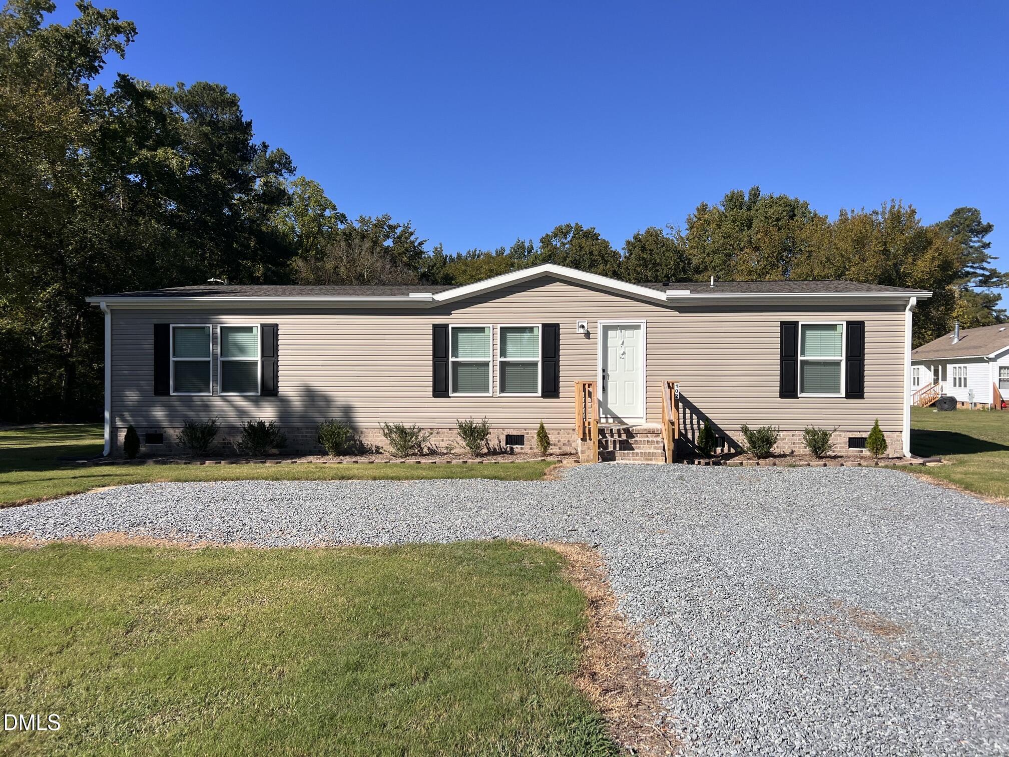 102 Endridge Lane Property Photo 1