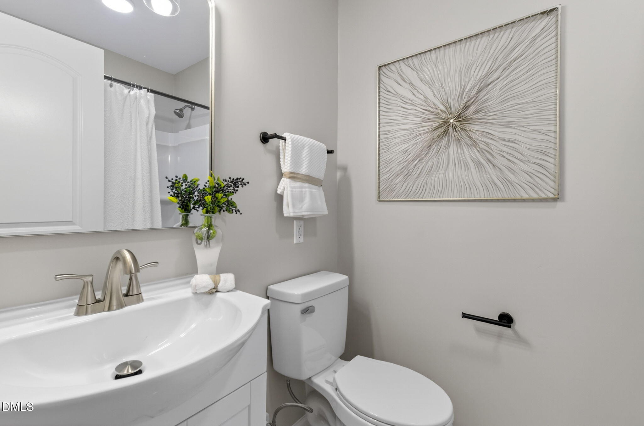 210 E Crestview Drive Property Photo 6
