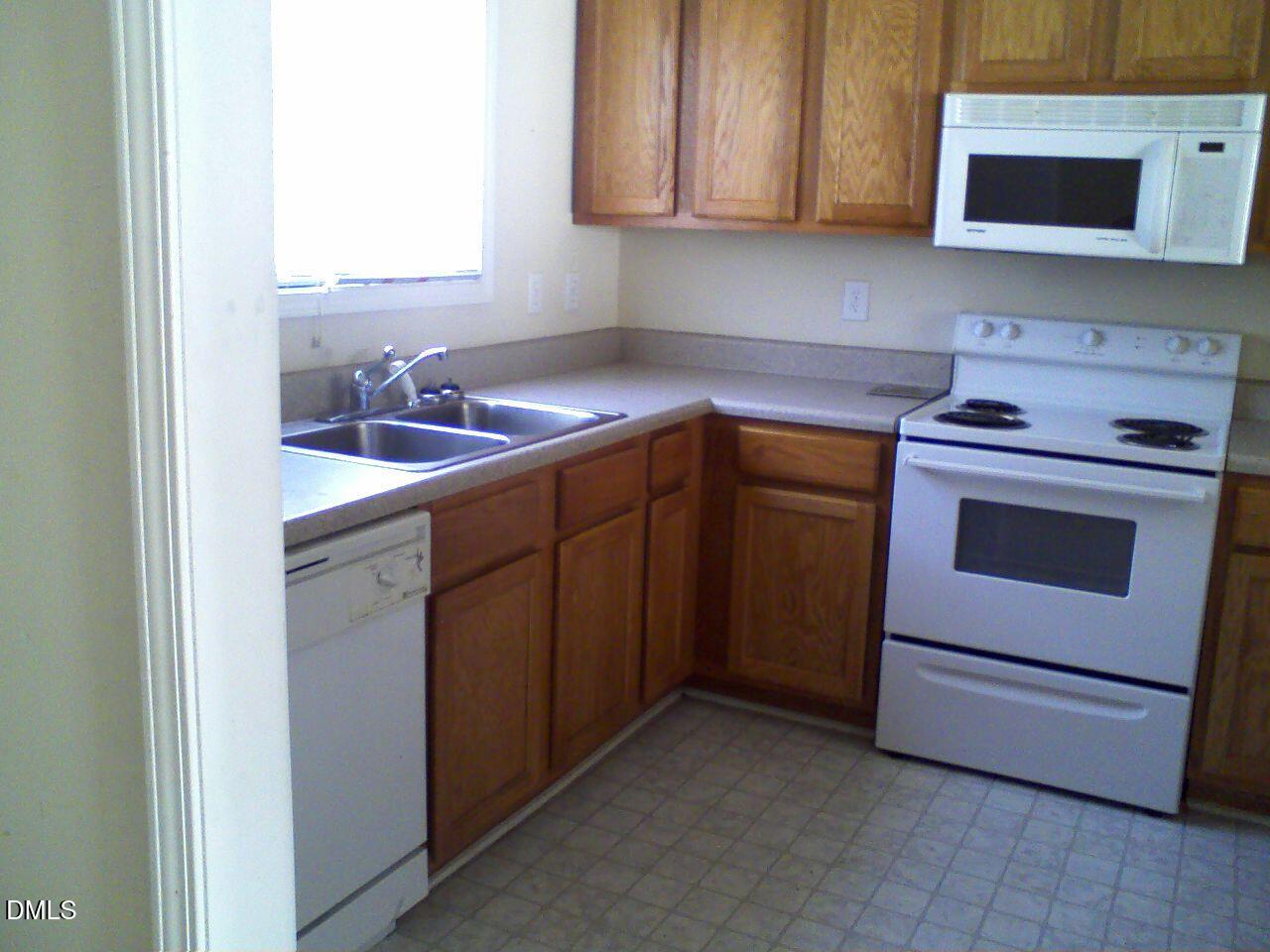 2826 Ashe Street Property Photo 3
