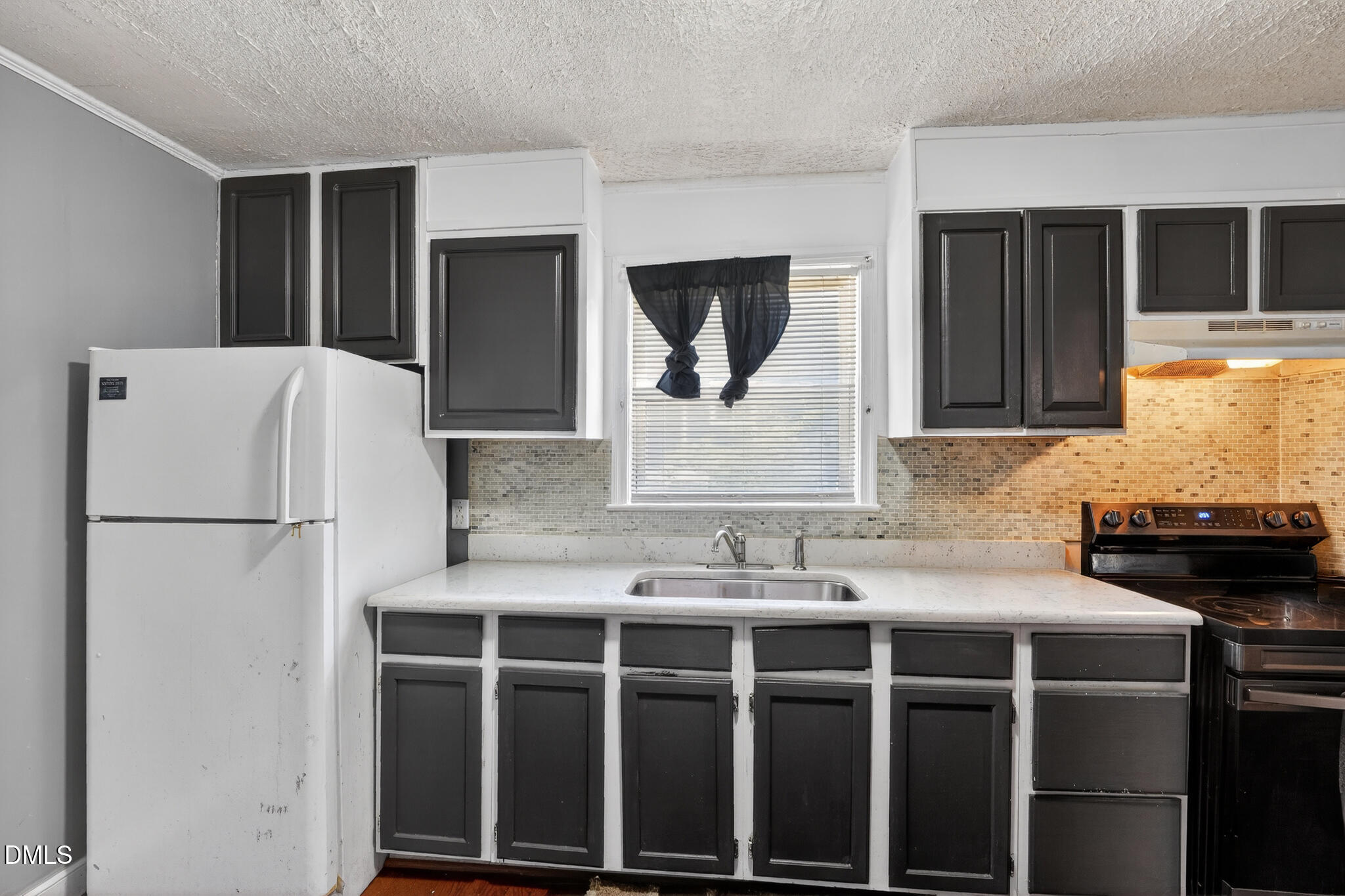 2912 Constance Avenue Property Photo 8
