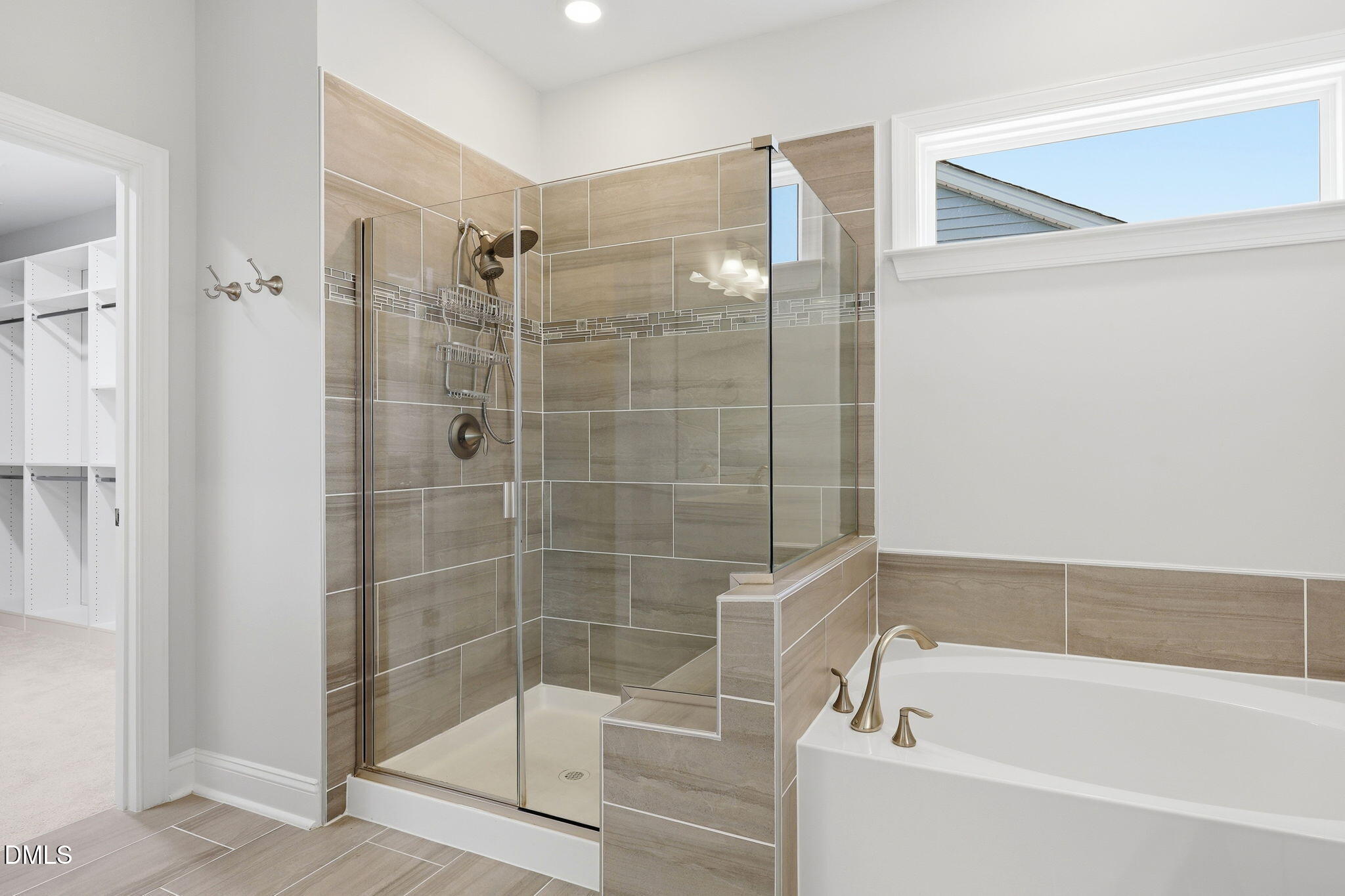 2216 Jollay Street Property Photo 25