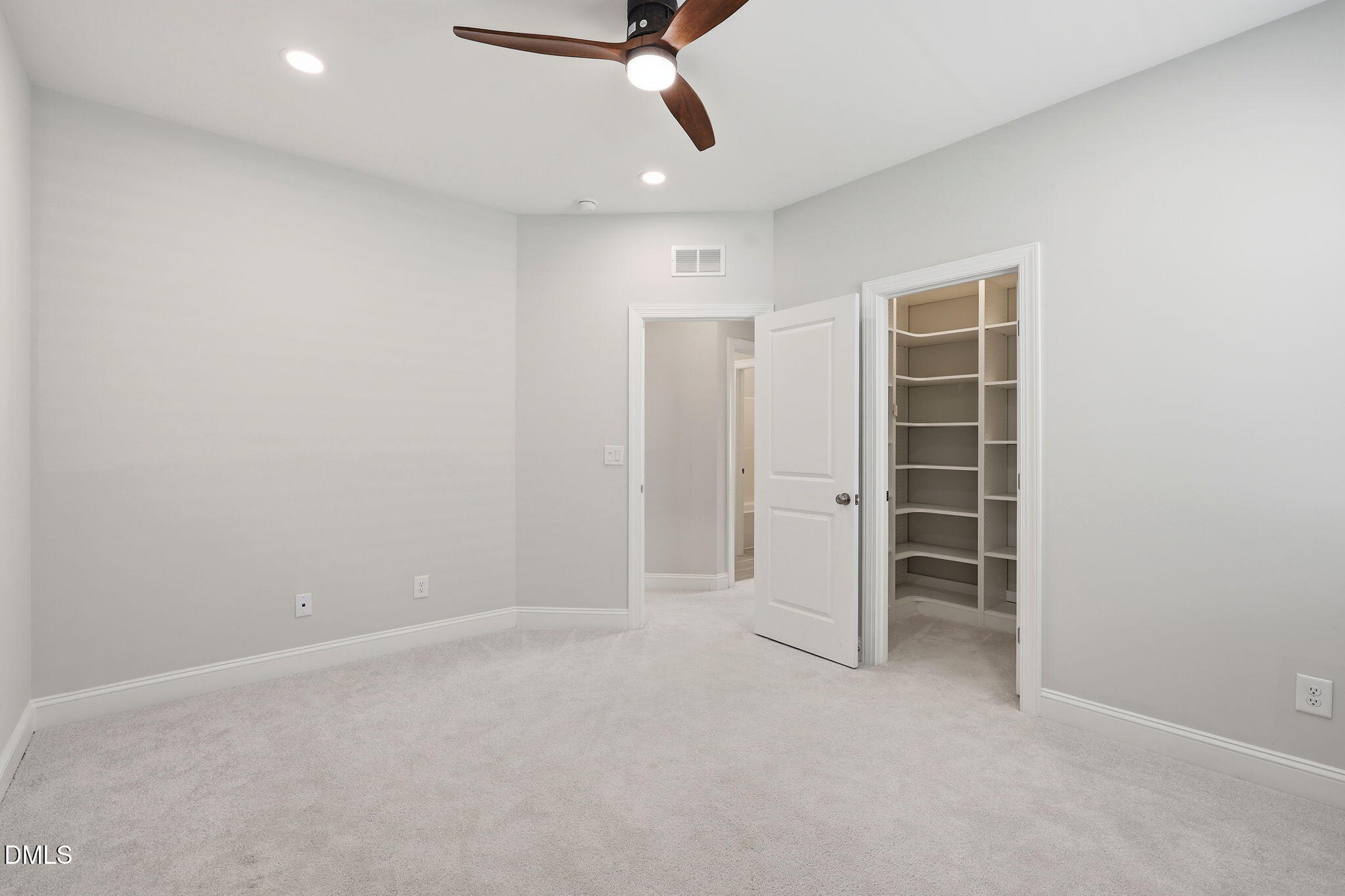2216 Jollay Street Property Photo 28