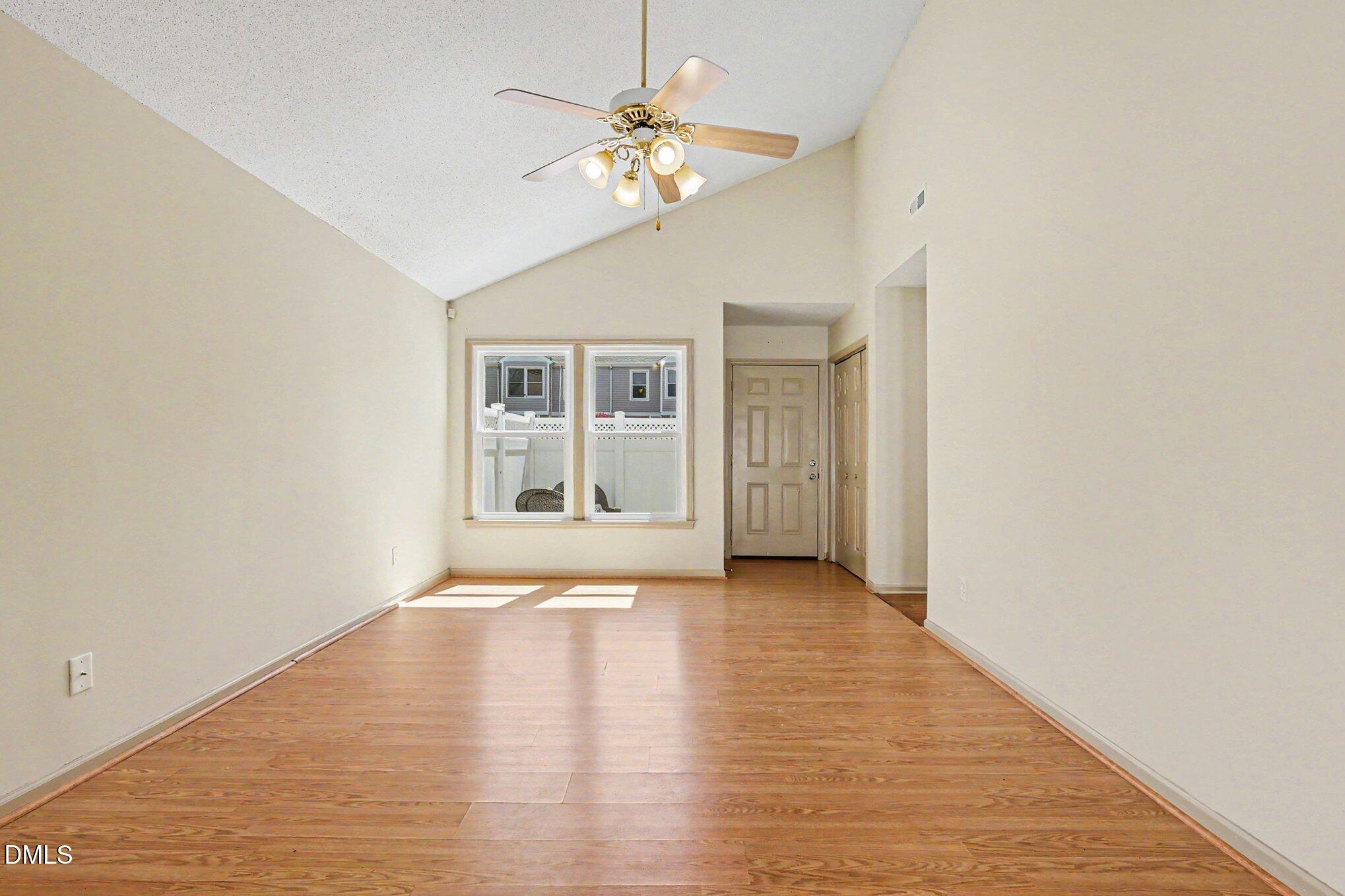 5029 Avenida Del Sol Drive Property Photo 7