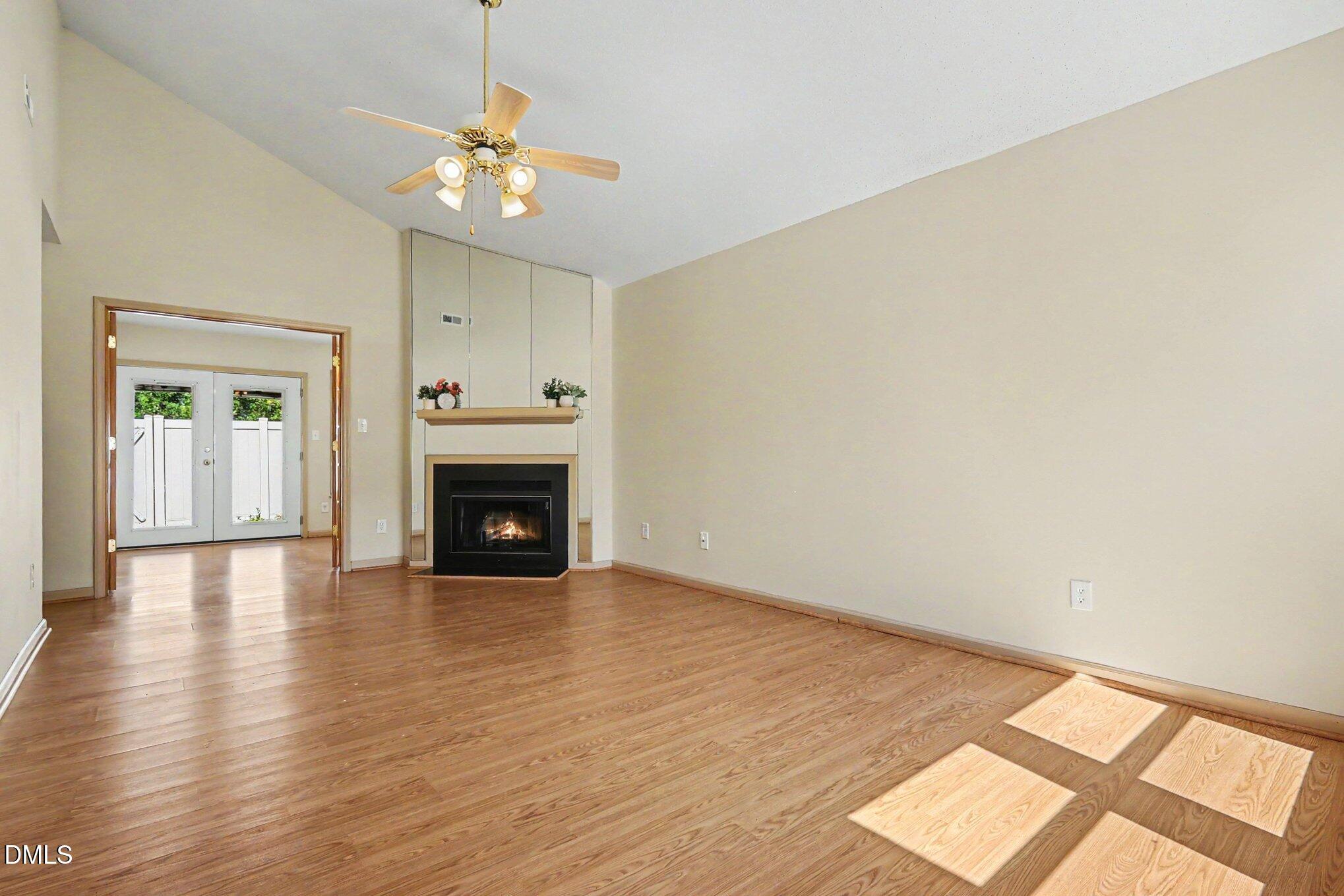 5029 Avenida Del Sol Drive Property Photo 9