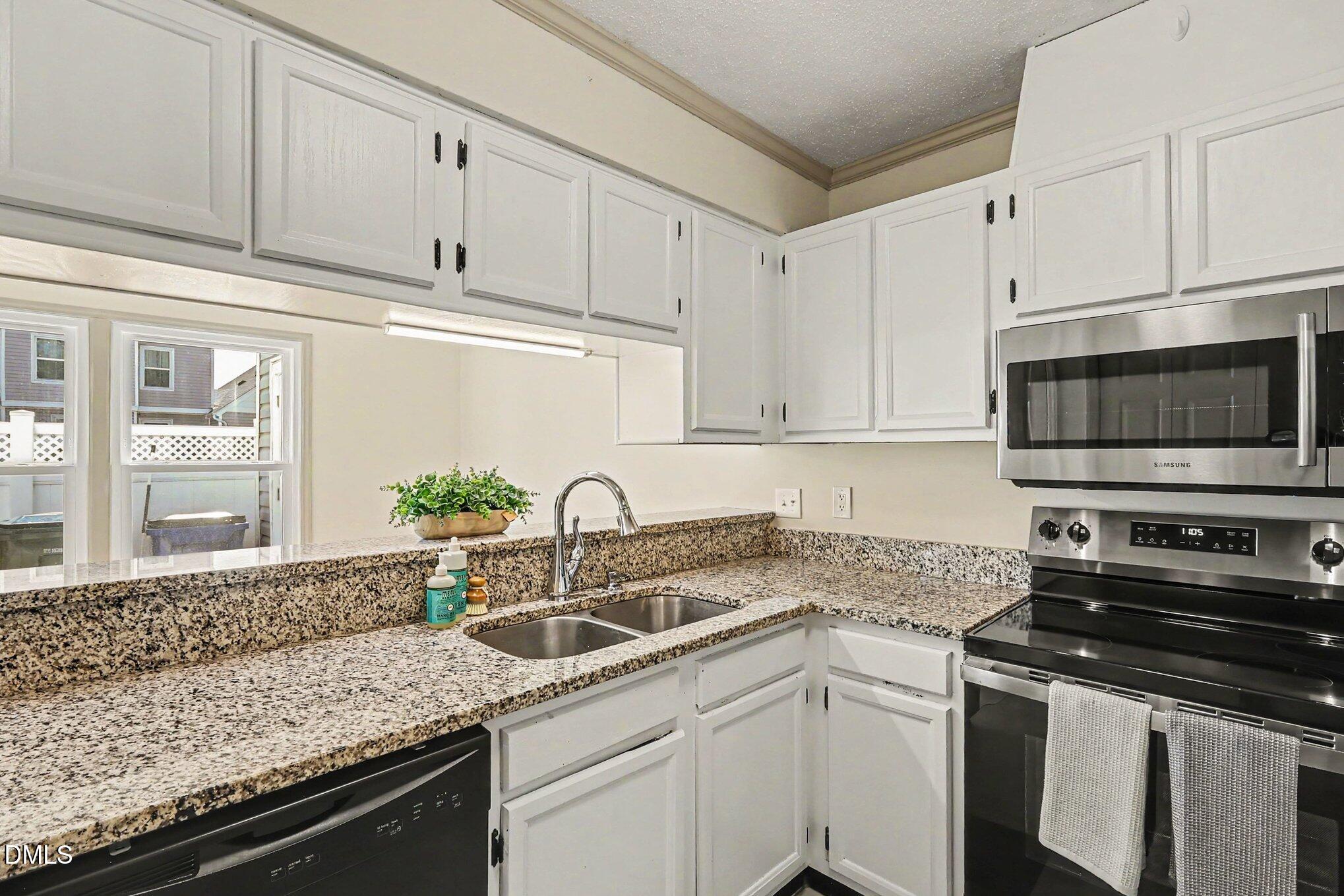 5029 Avenida Del Sol Drive Property Photo 12