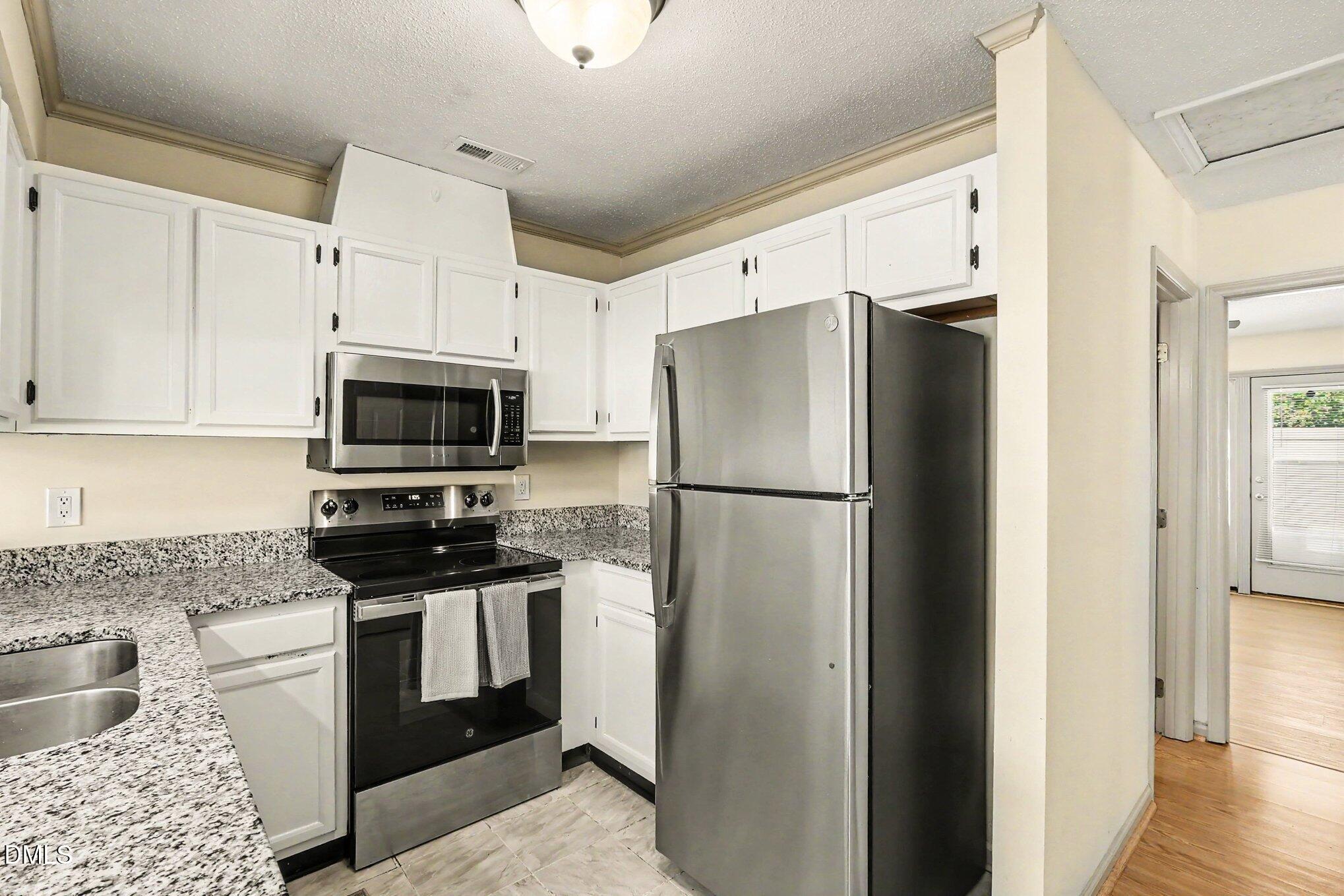 5029 Avenida Del Sol Drive Property Photo 13