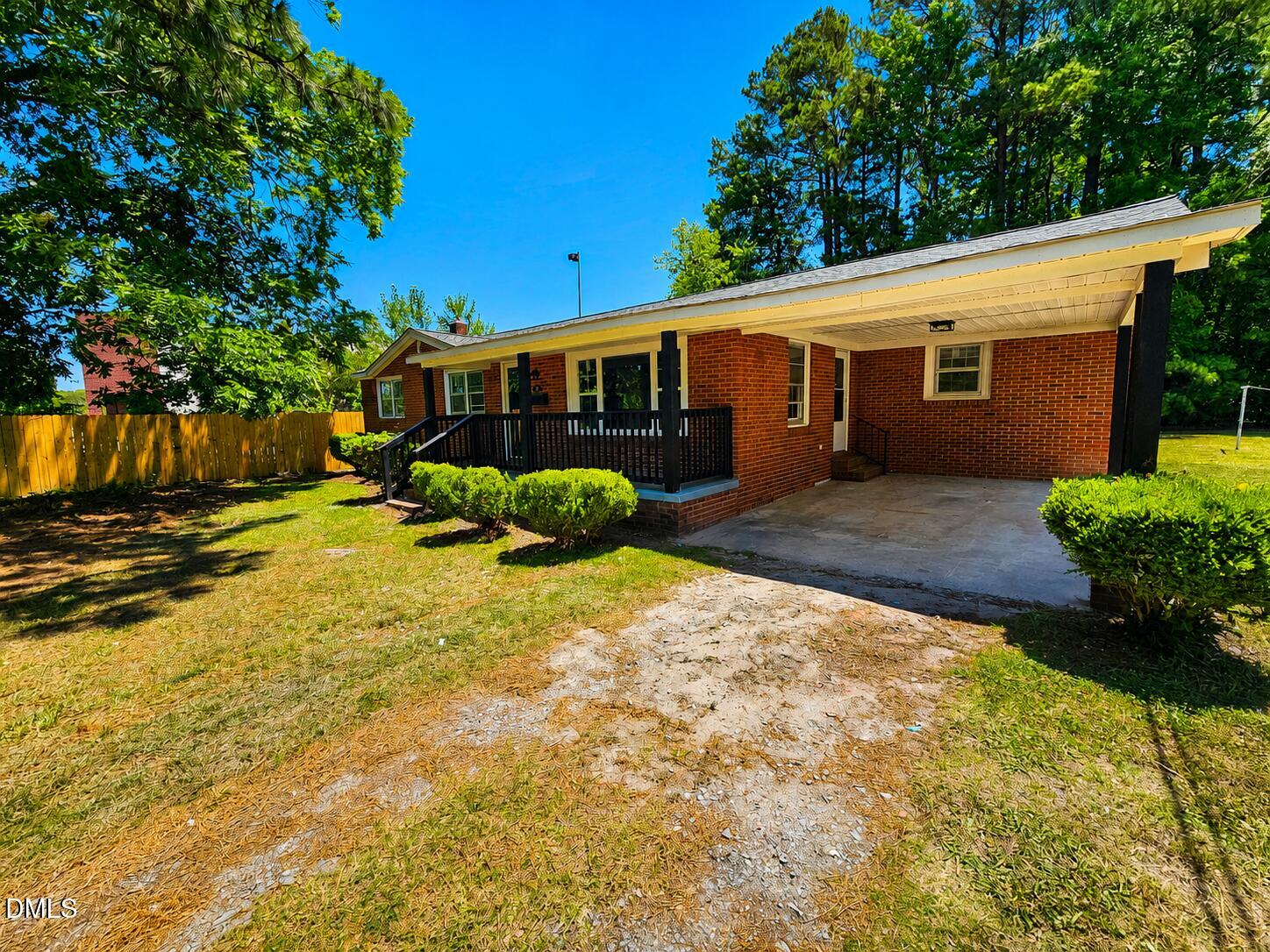 704 N Grimes Street Property Photo 1