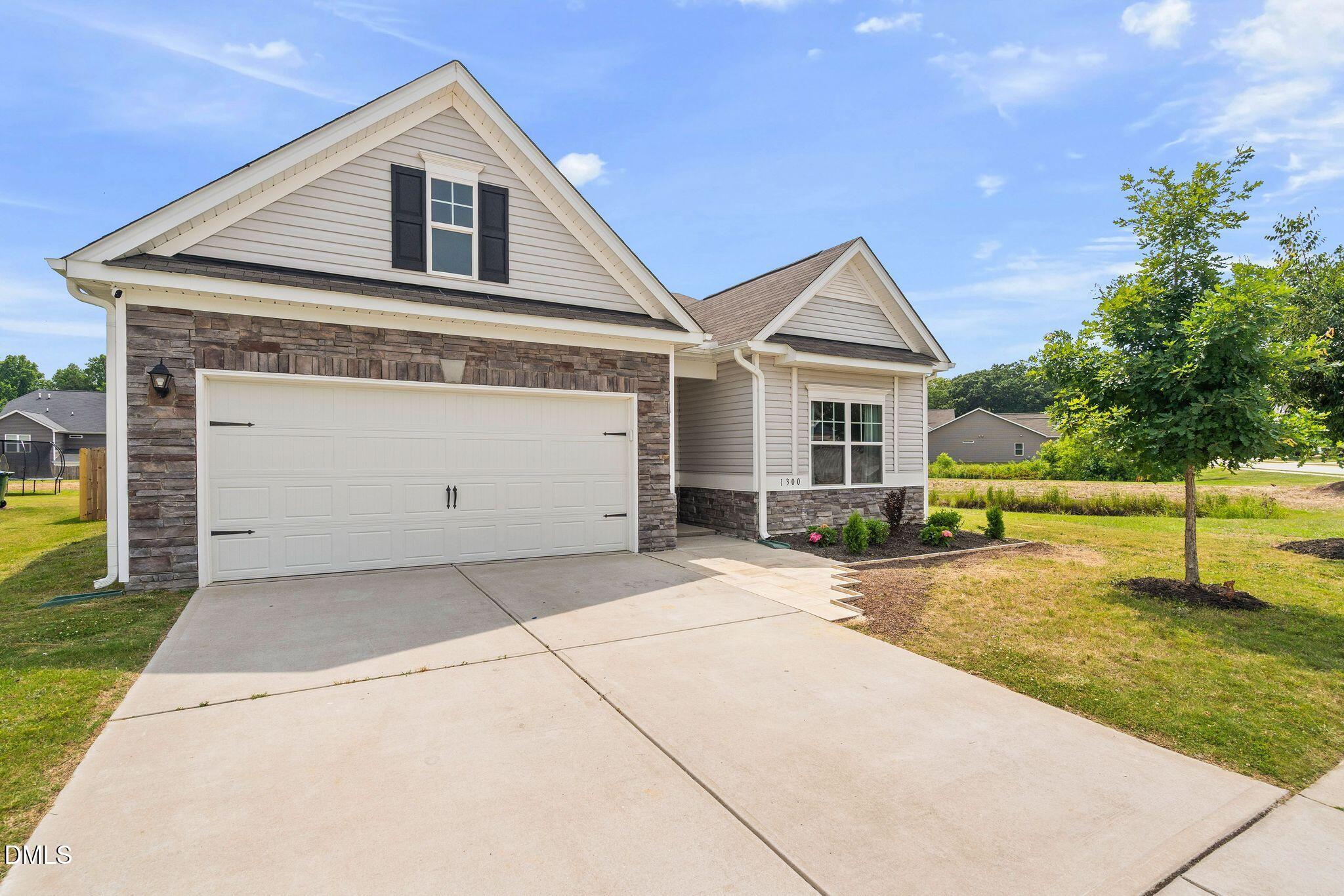 1300 London Meadow Way Property Photo 1