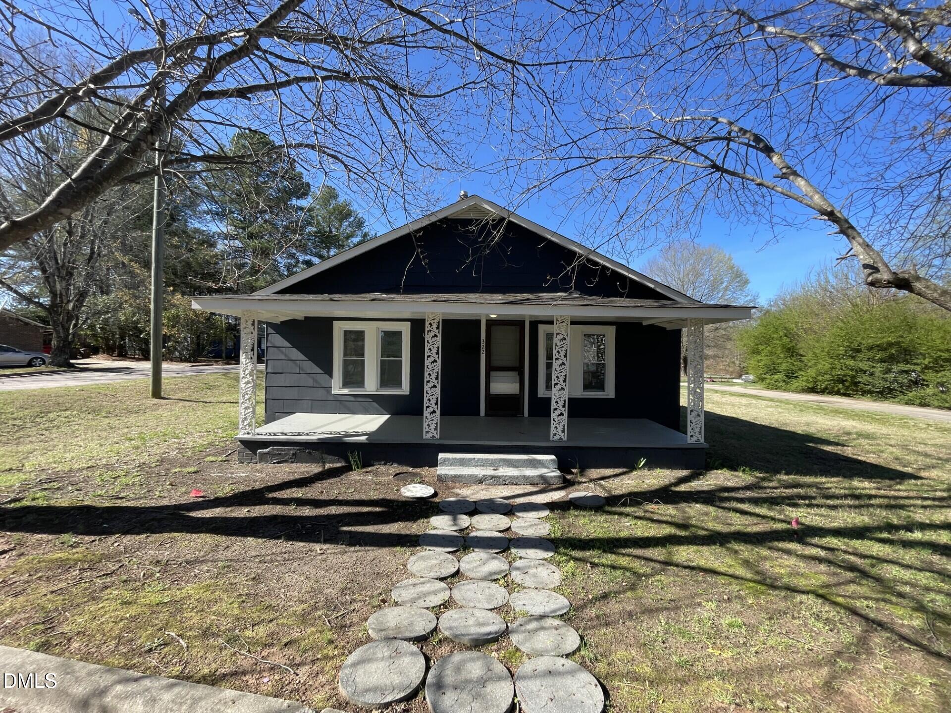 322 E Perry Avenue Property Photo 2
