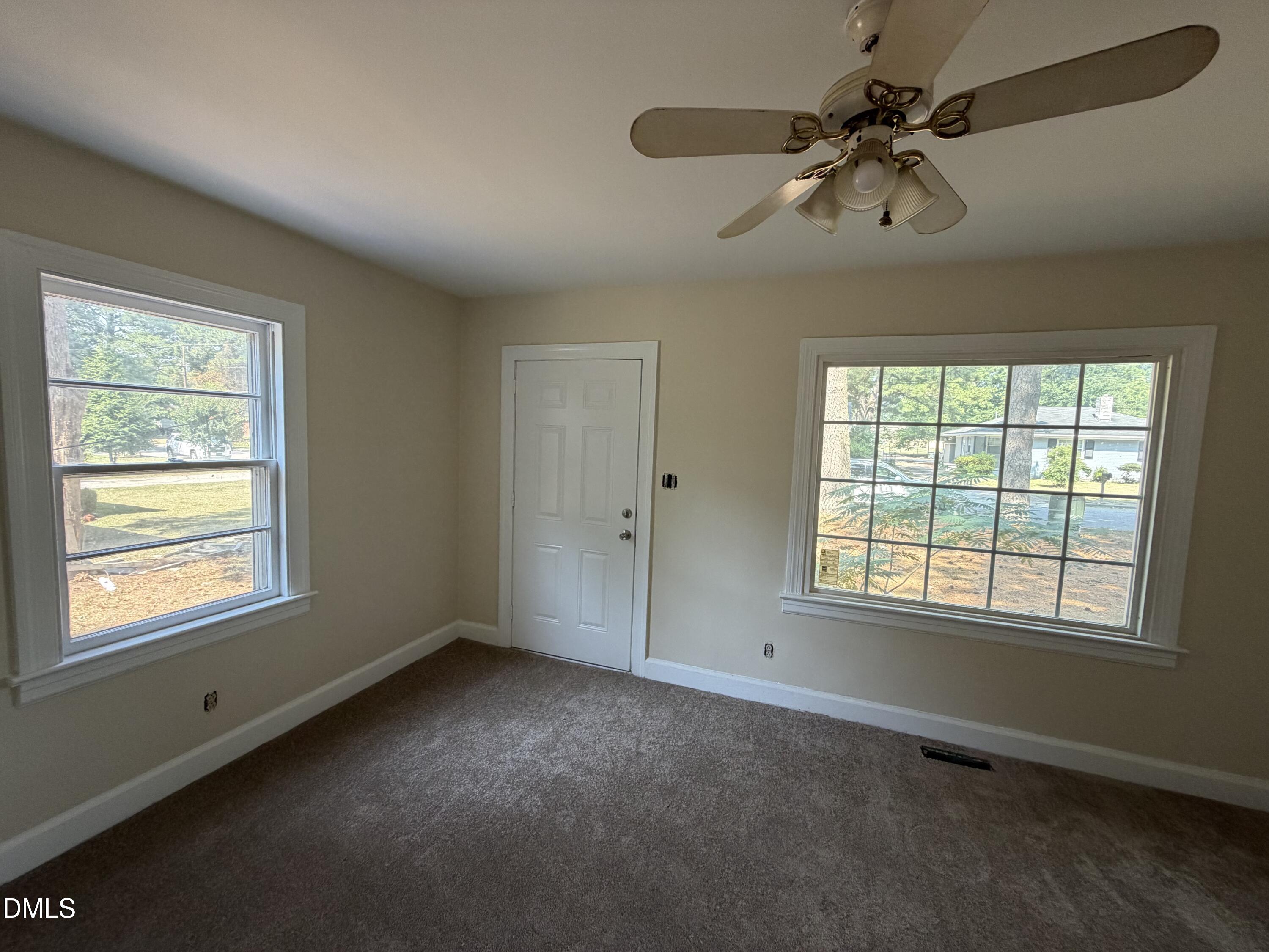 305 Dewey Street Sw Property Photo 2