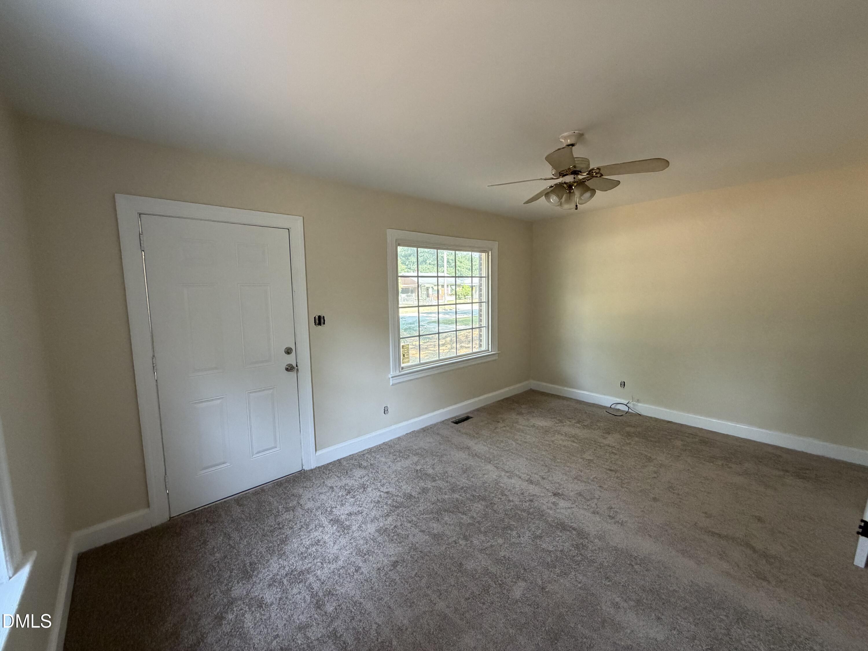 305 Dewey Street Sw Property Photo 3