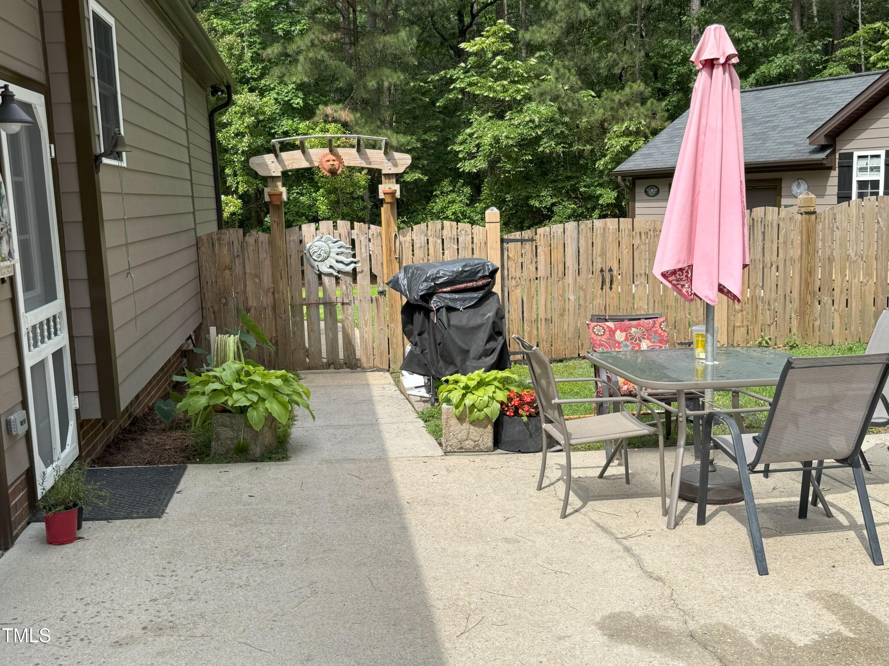 105 Perry Lane Property Photo 29