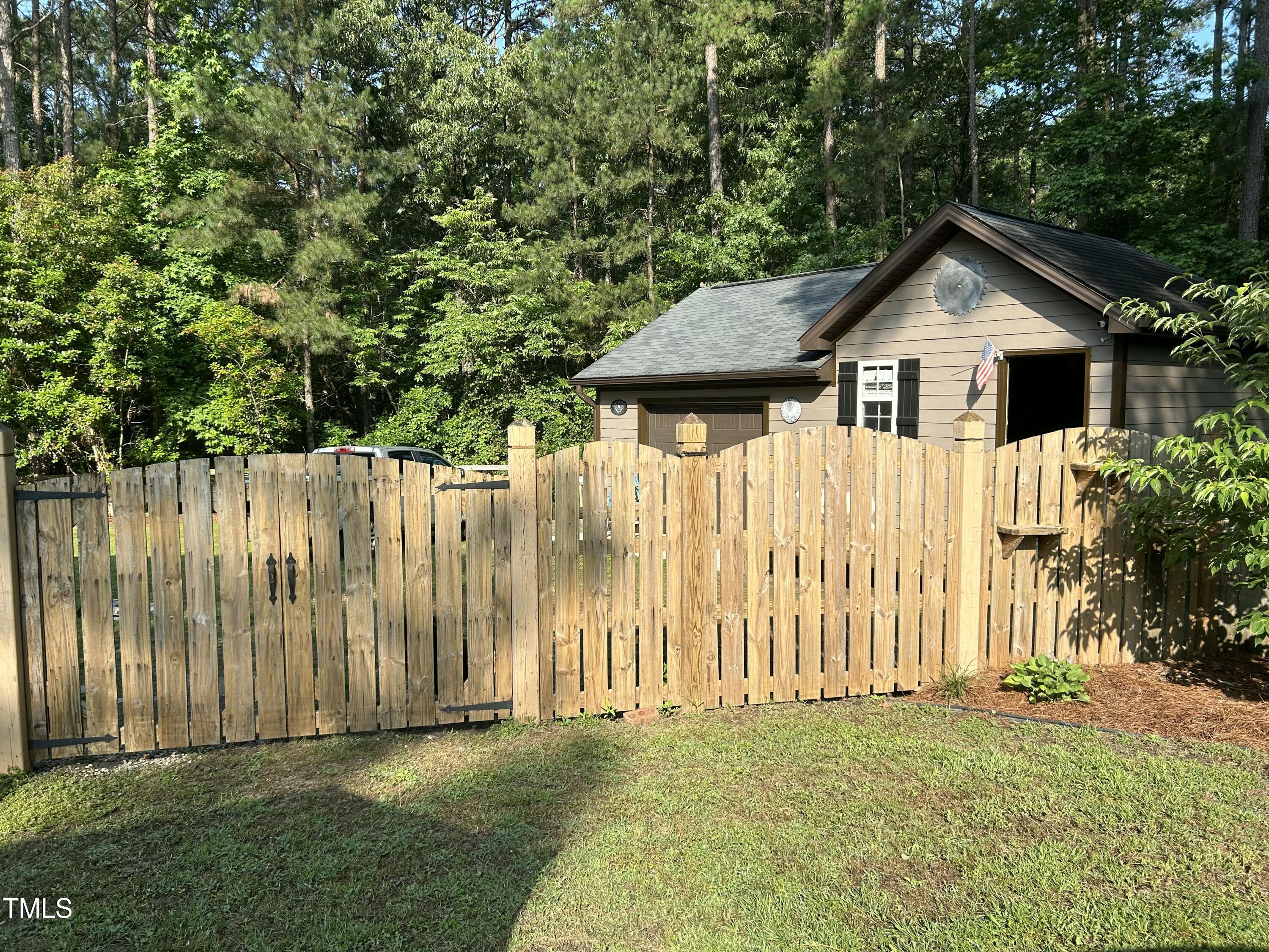 105 Perry Lane Property Photo 30