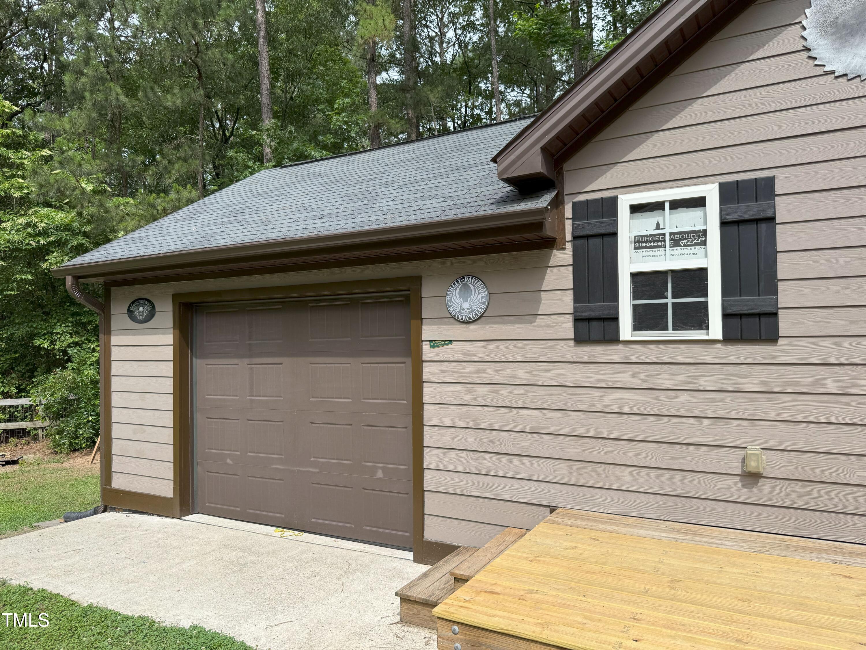 105 Perry Lane Property Photo 36