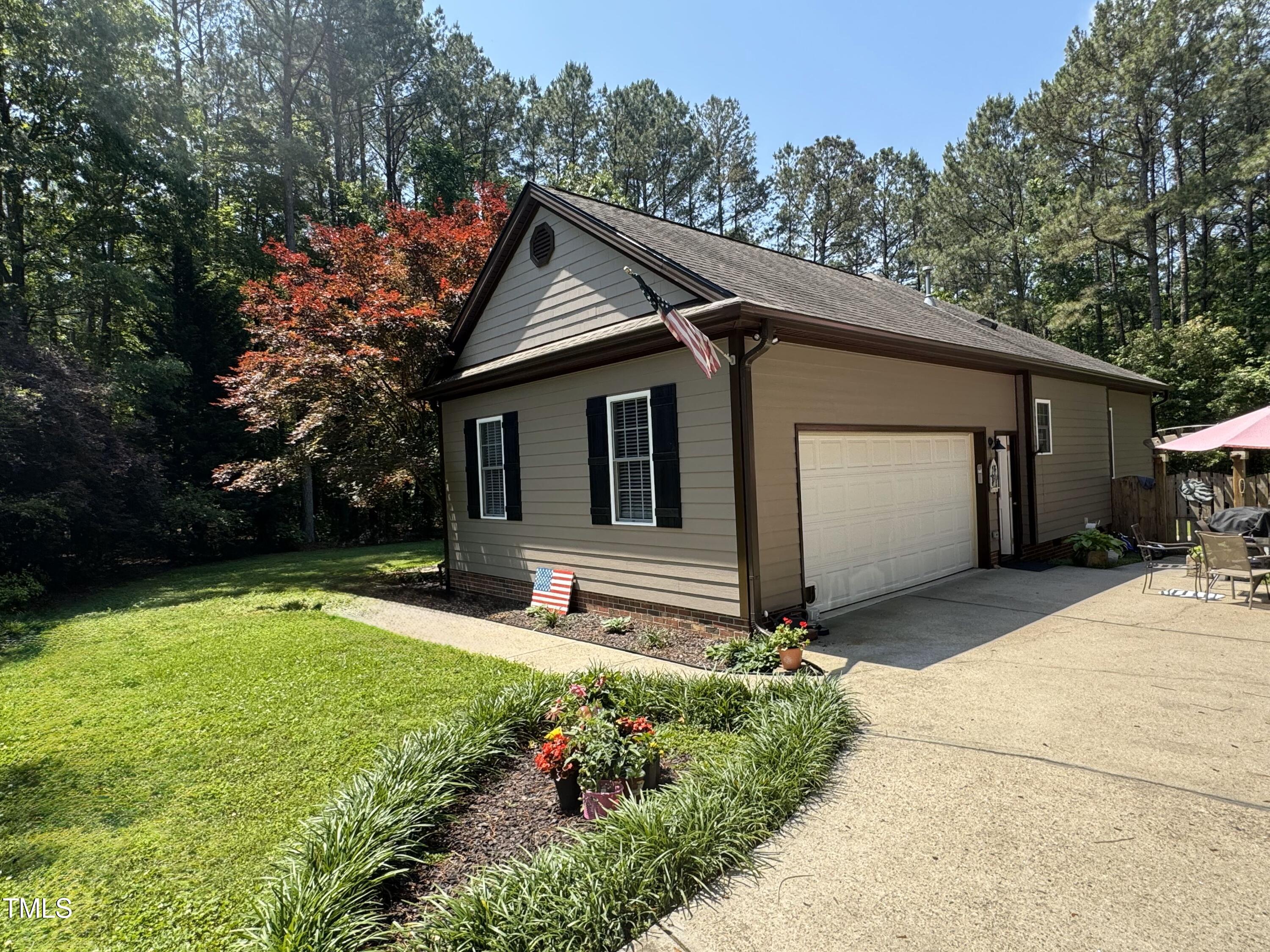 105 Perry Lane Property Photo 39