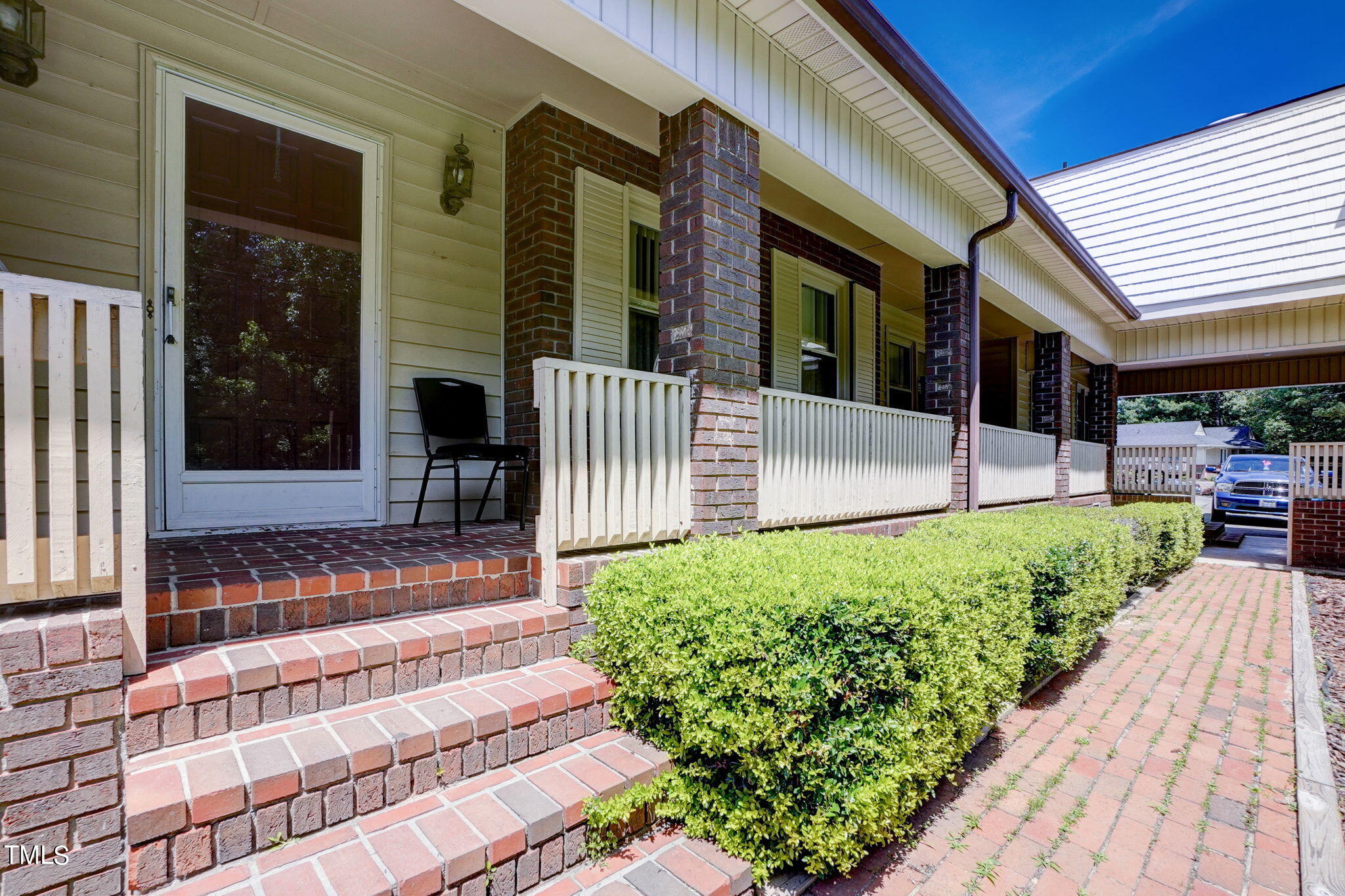 76 Traceway N Property Photo 1