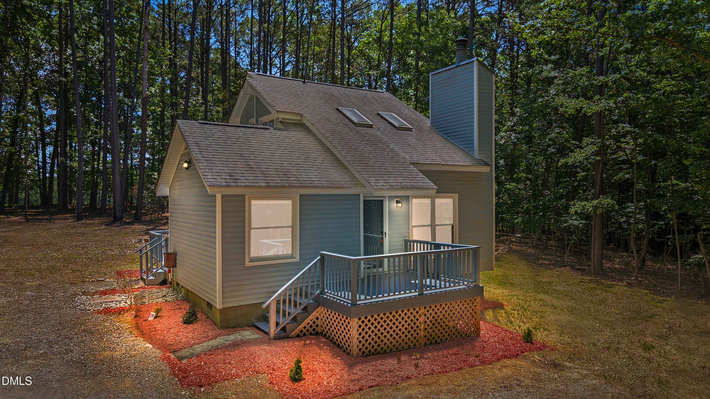 9506 Coachway Property Photo 1