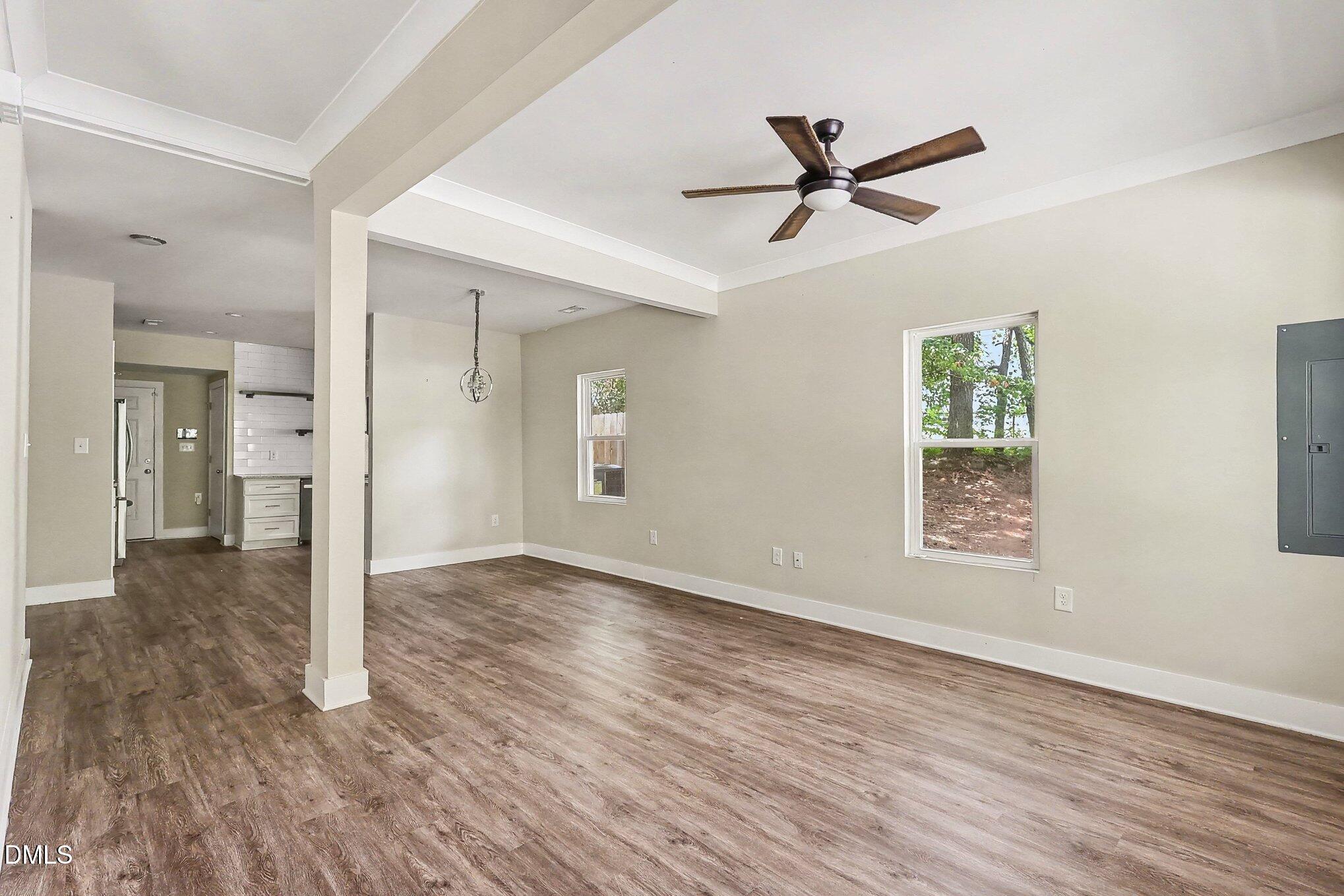 425 E Stallings Street Property Photo 8