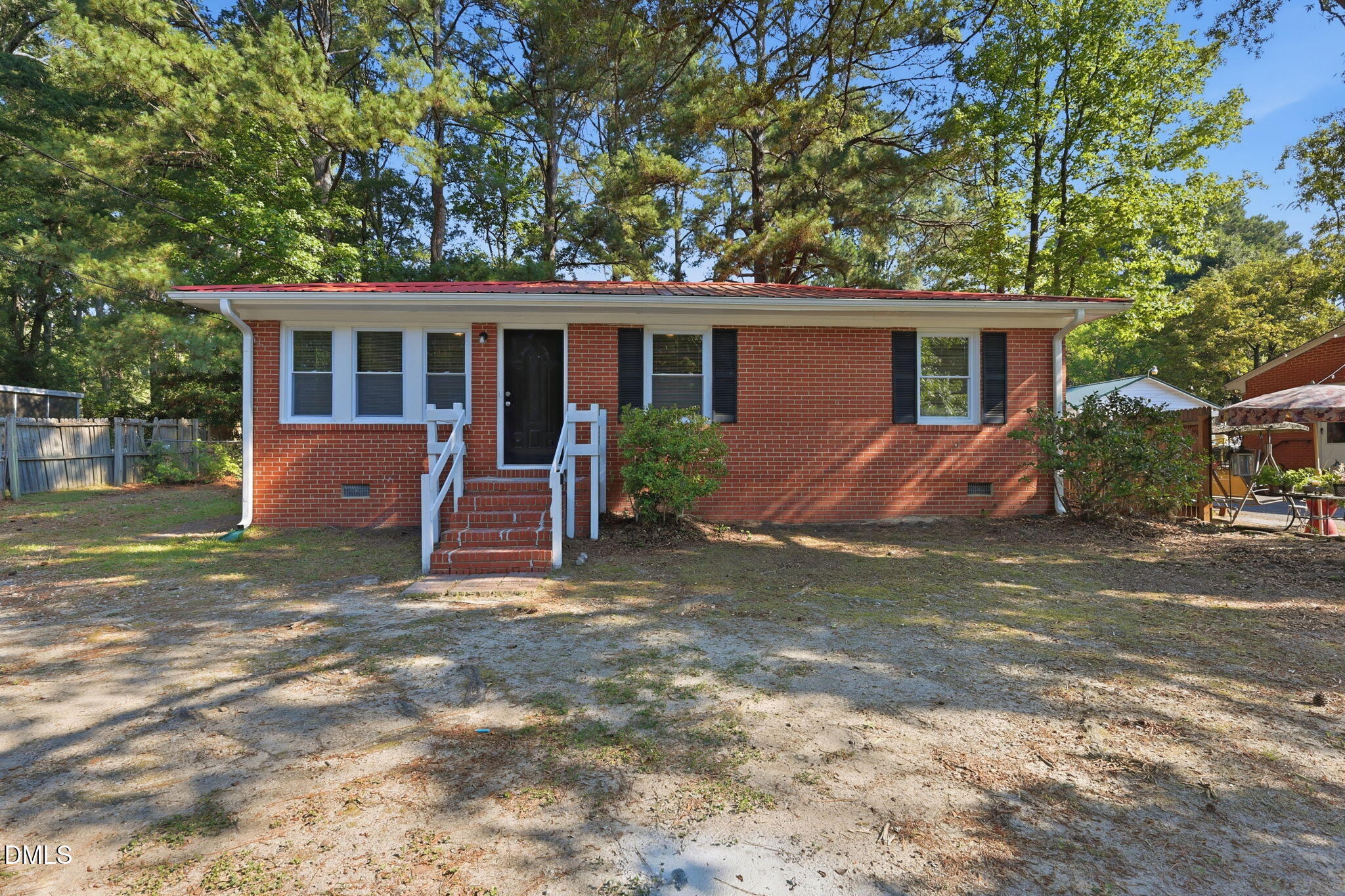 113 E Franklin Street Property Photo 1