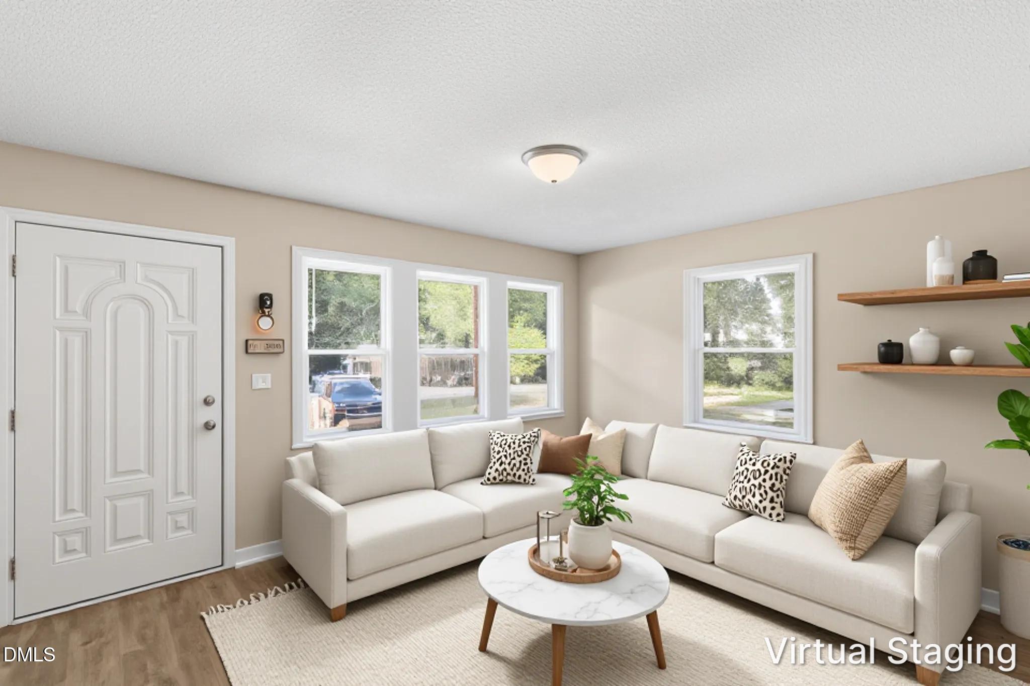 113 E Franklin Street Property Photo 3