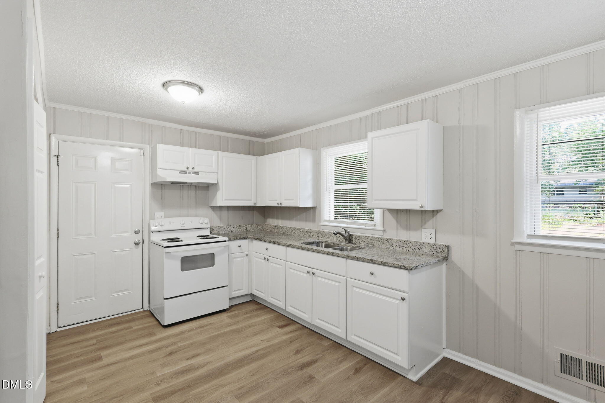 113 E Franklin Street Property Photo 12
