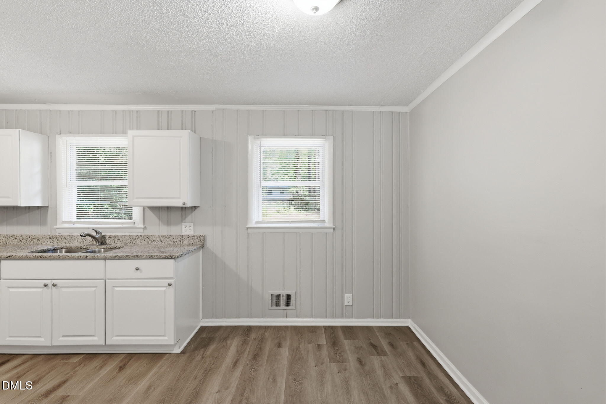 113 E Franklin Street Property Photo 15