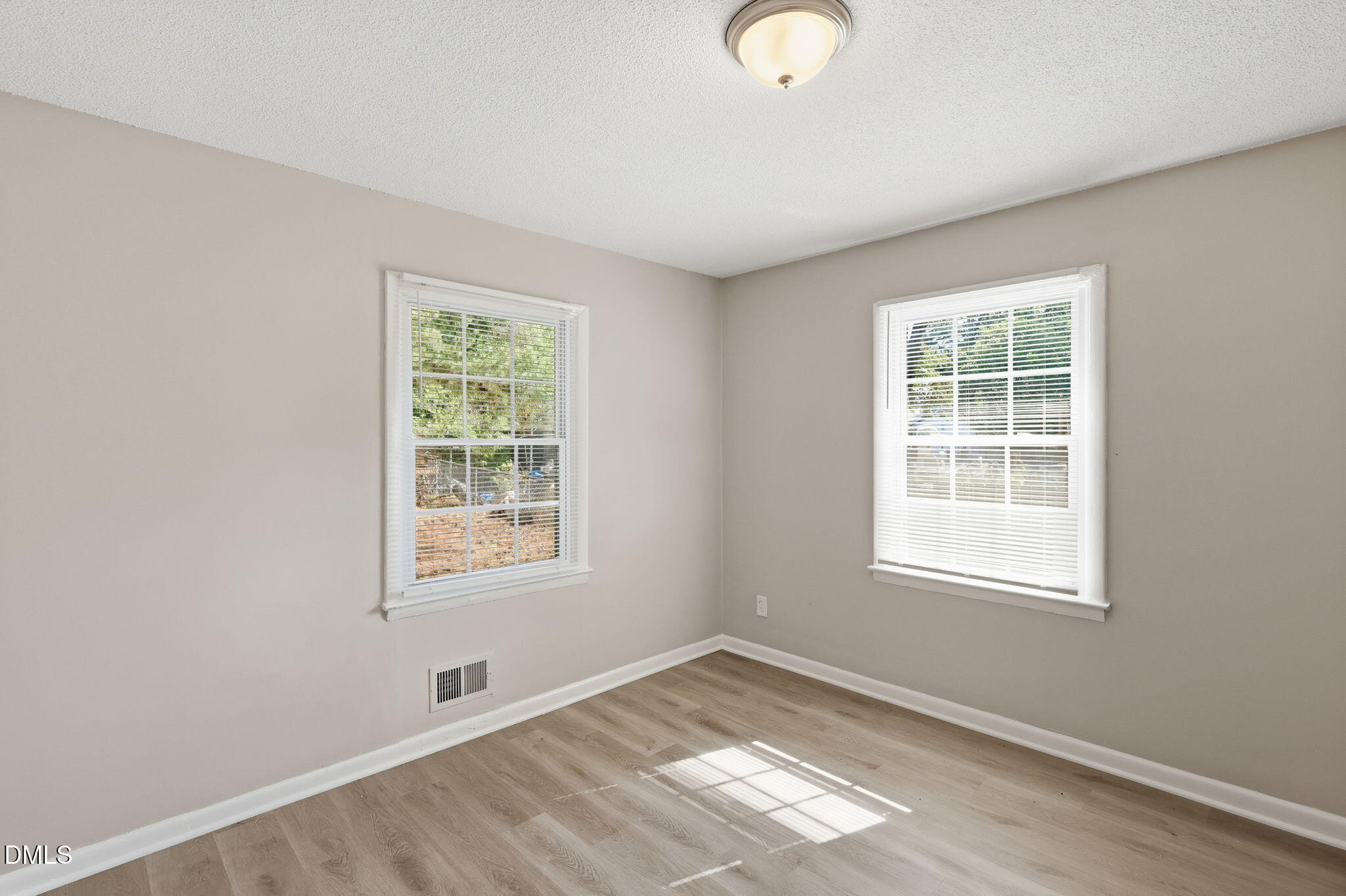 113 E Franklin Street Property Photo 20