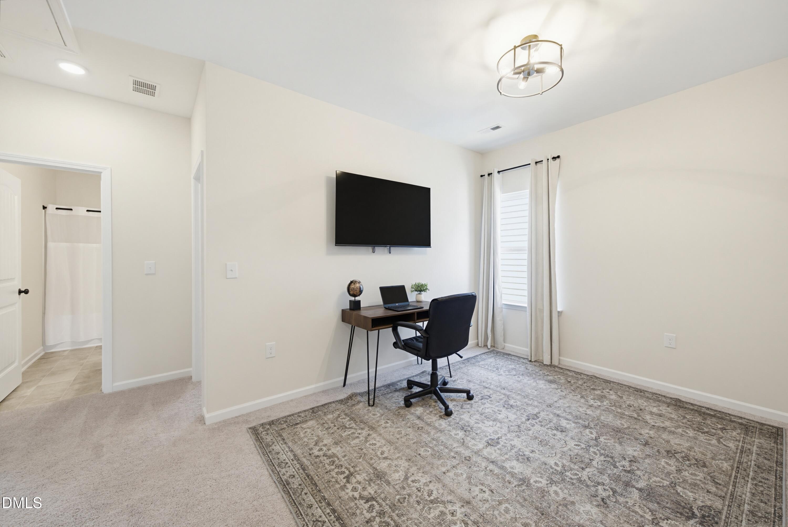 75 Commons Circle Property Photo 19