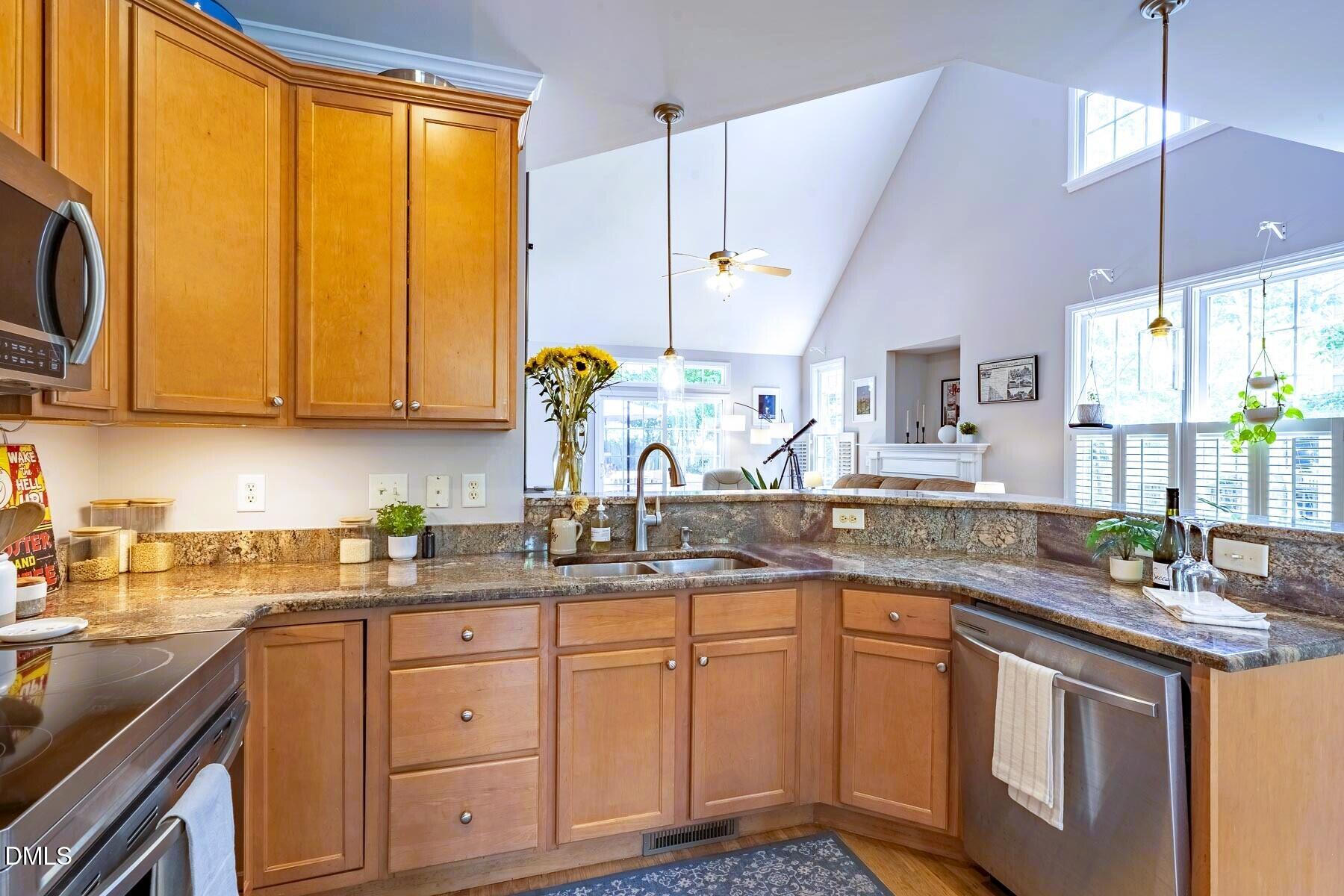 5806 Whispering Meadow Lane Property Photo 8