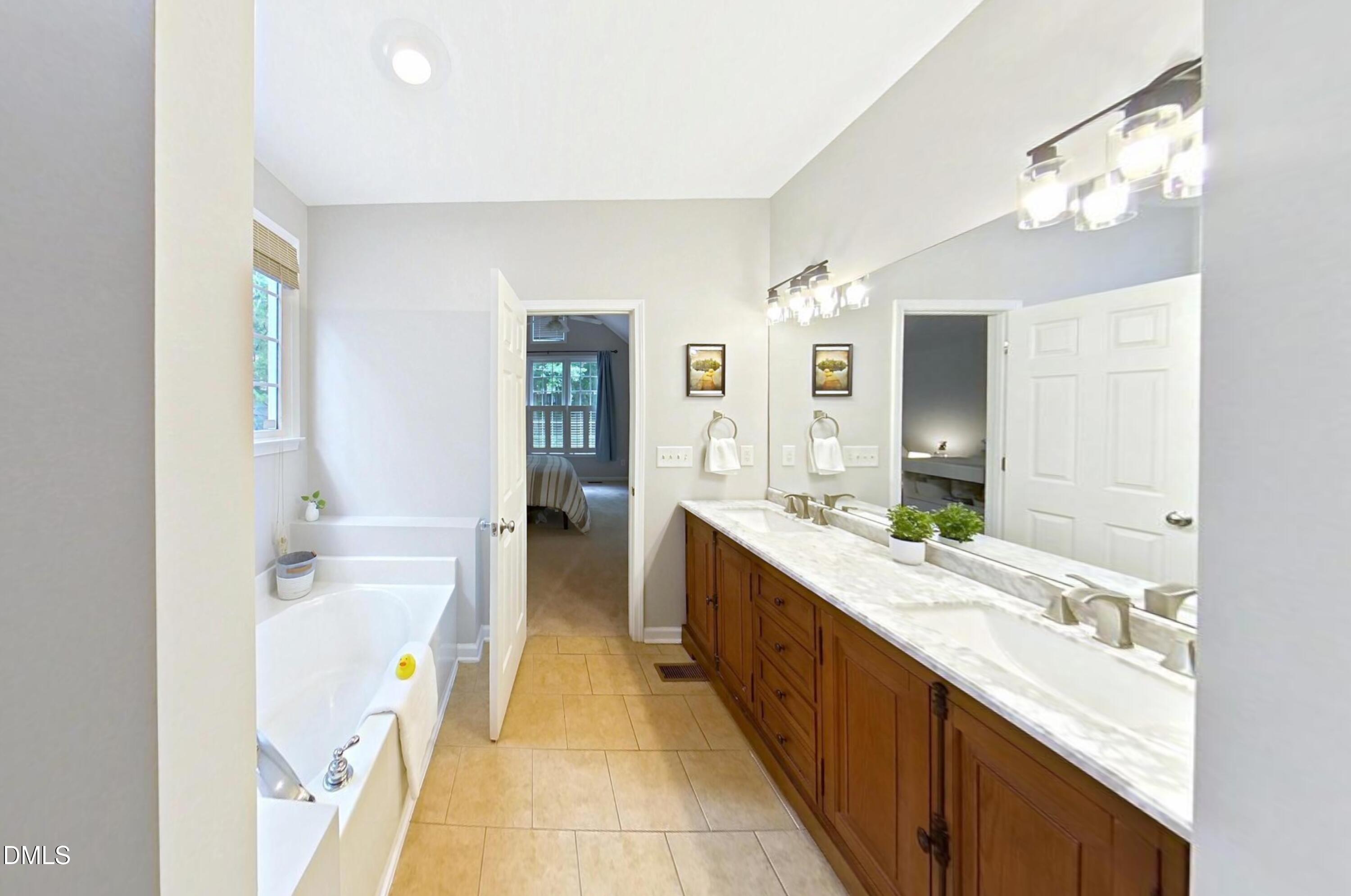 5806 Whispering Meadow Lane Property Photo 18