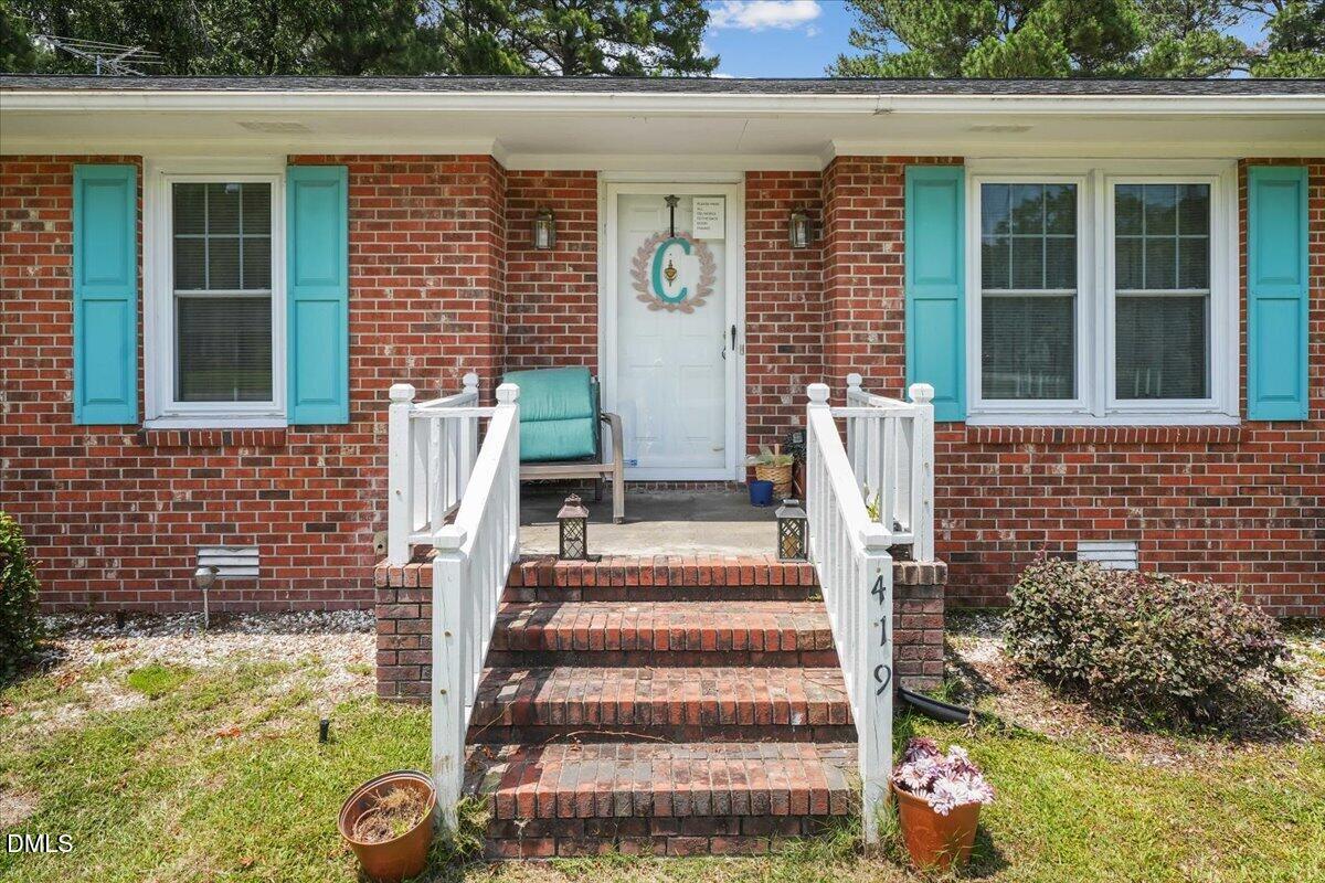 419 Forrest Road Property Photo 5