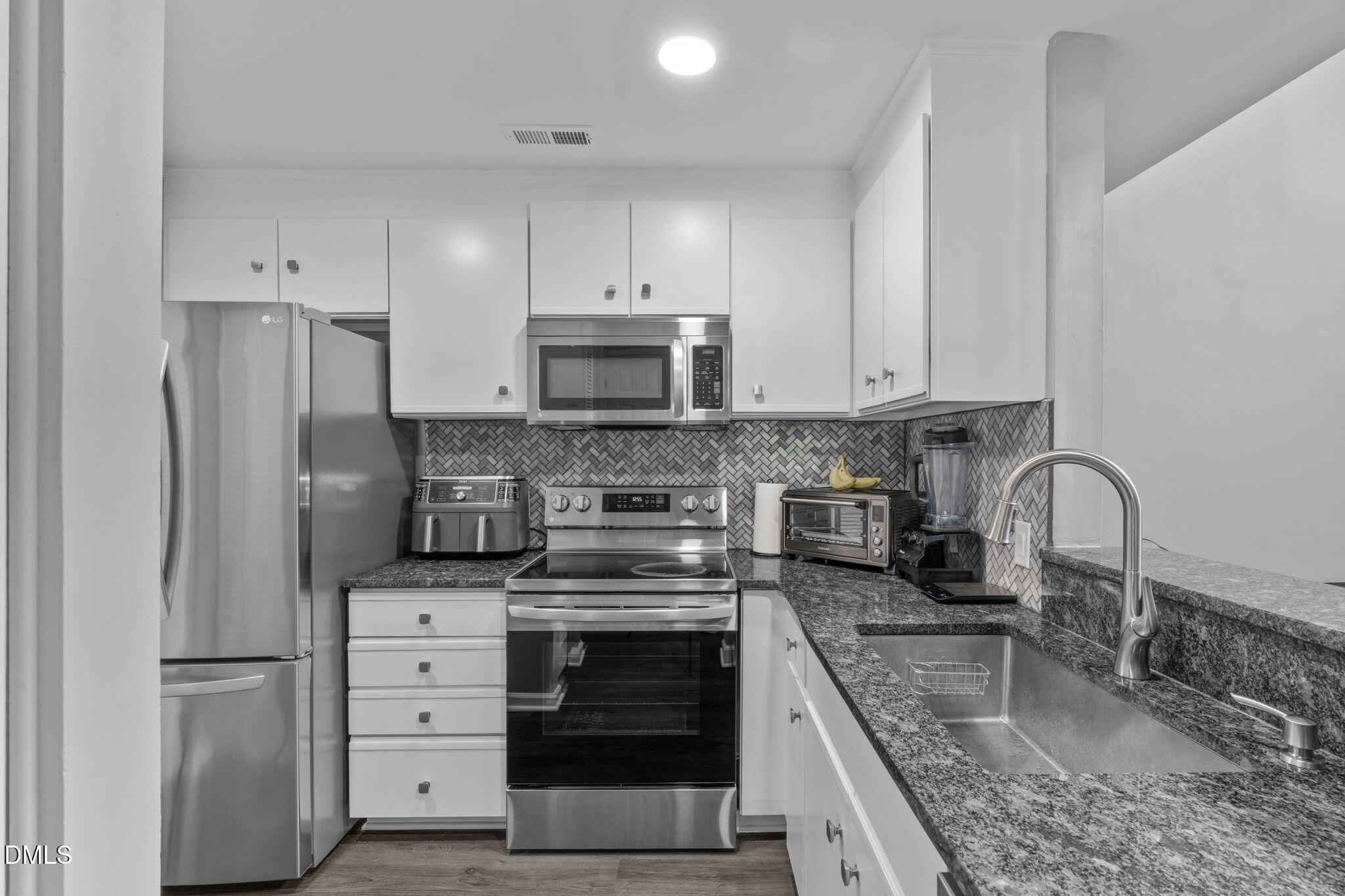 3806 Grey Harbor Drive 302 Property Photo 3