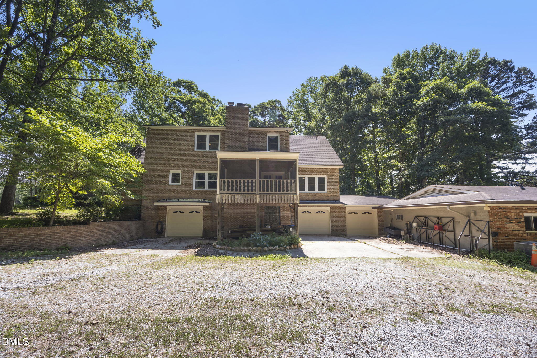 3208 Shady Grove Road Property Photo 4