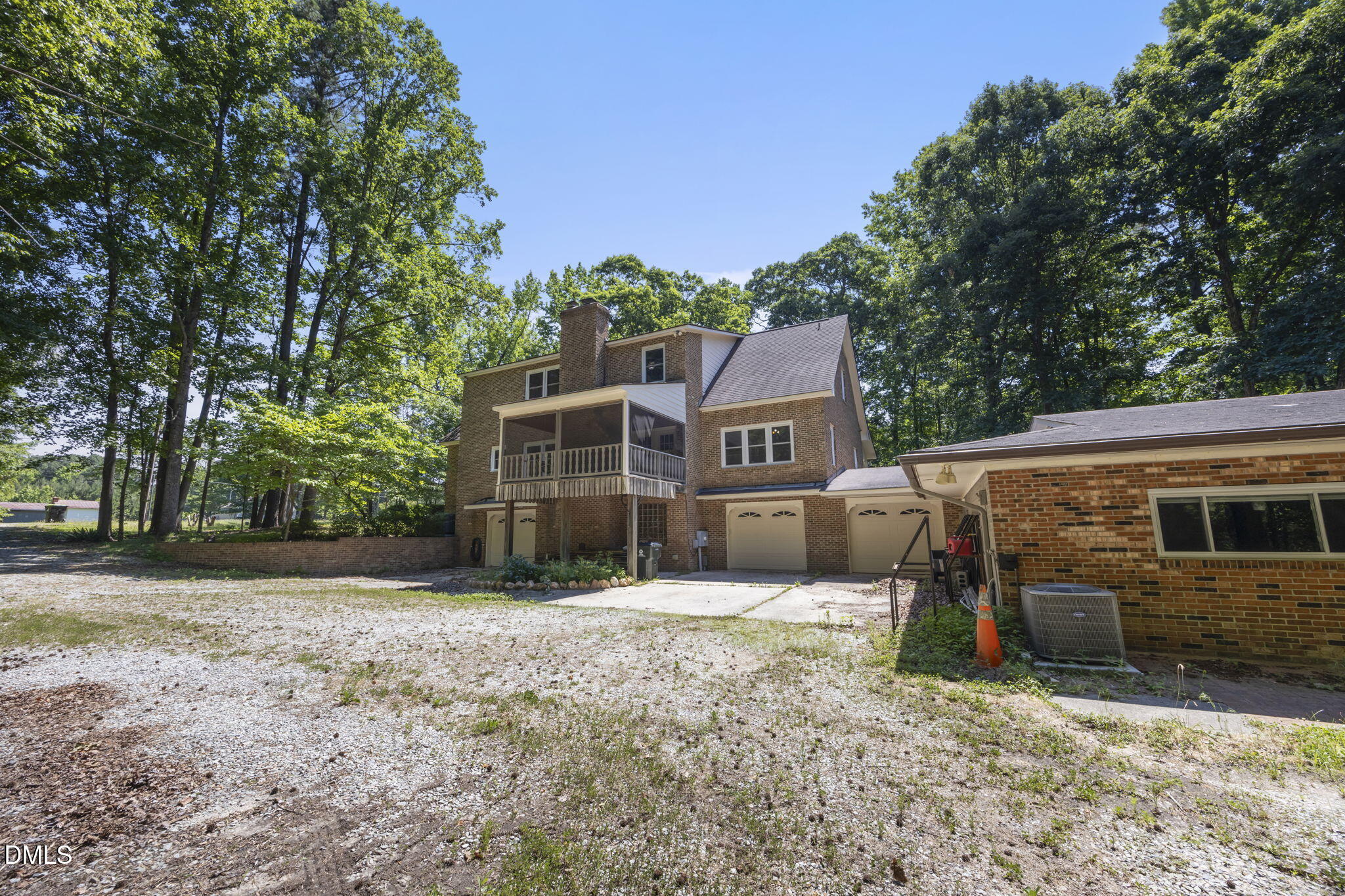 3208 Shady Grove Road Property Photo 5