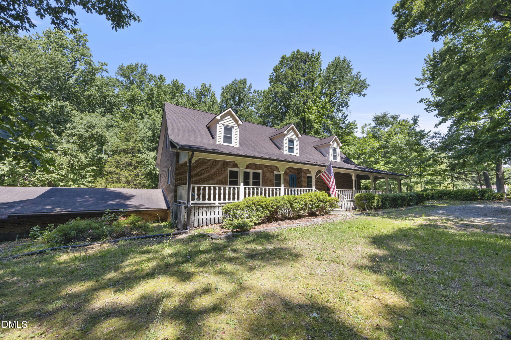 3208 Shady Grove Road Property Photo 9