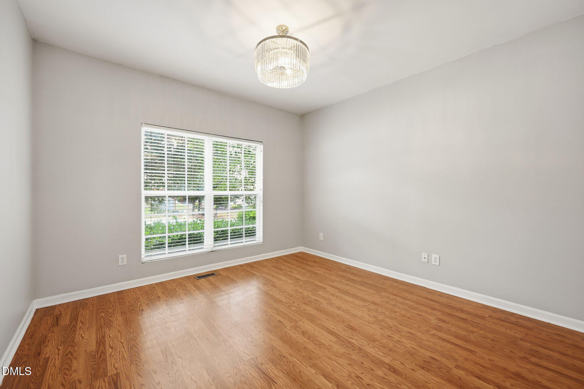 8709 Kaplan Woods Way Property Photo 3