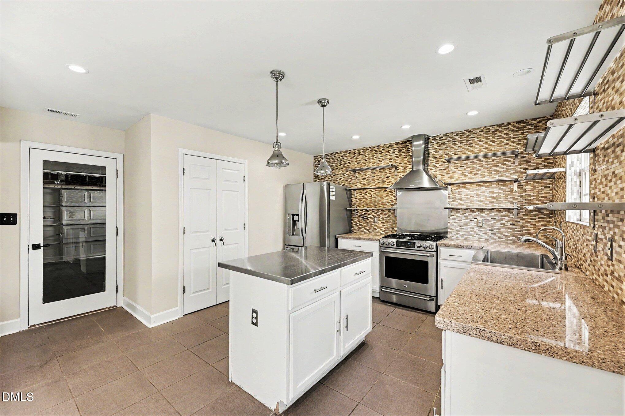 3700 Watkins Ridge Court Property Photo 12