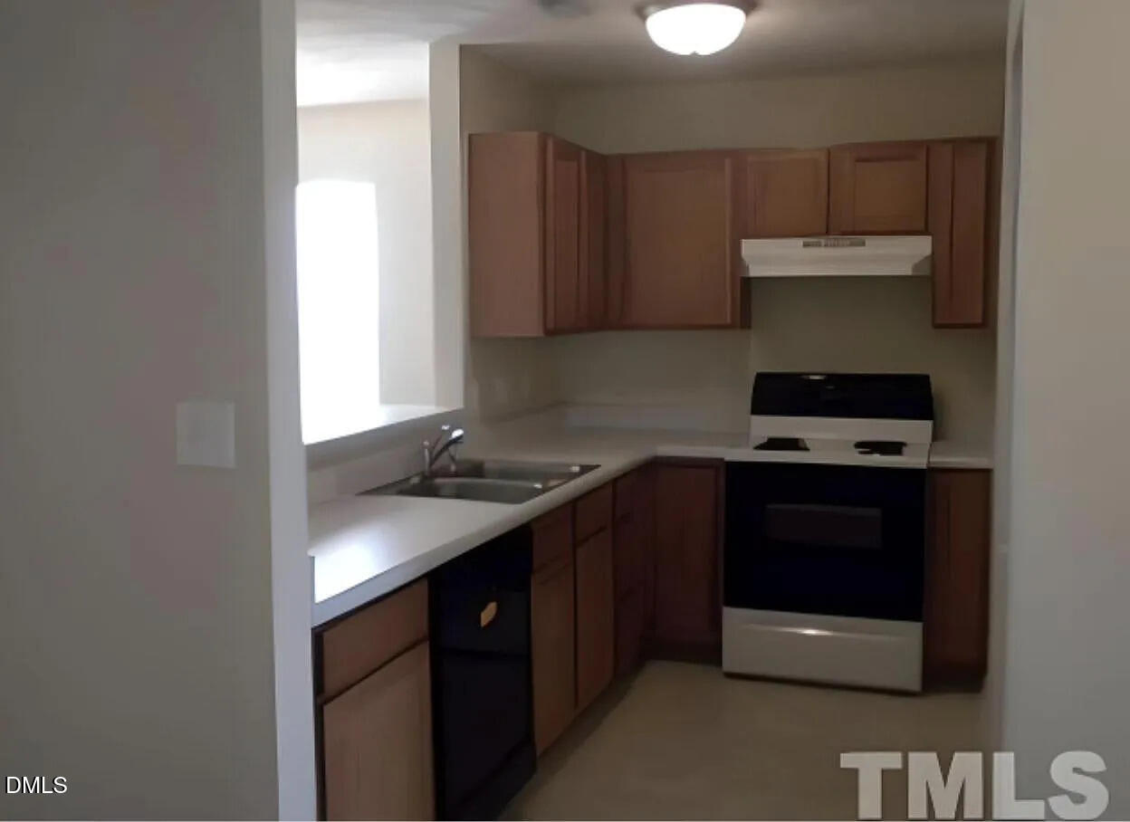 509 Cove Hollow Drive Property Photo 4