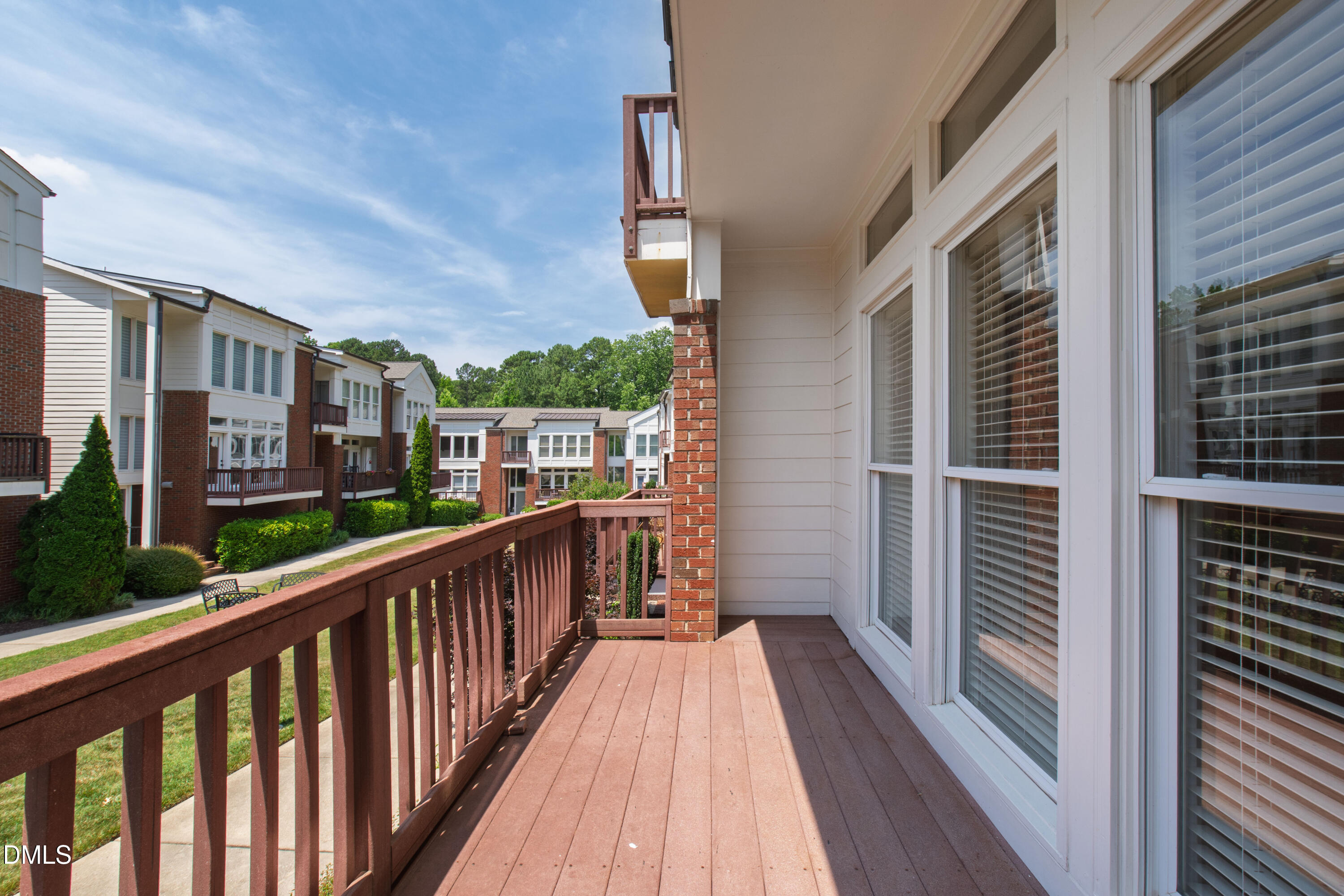 803 The Village Circle Property Photo 8