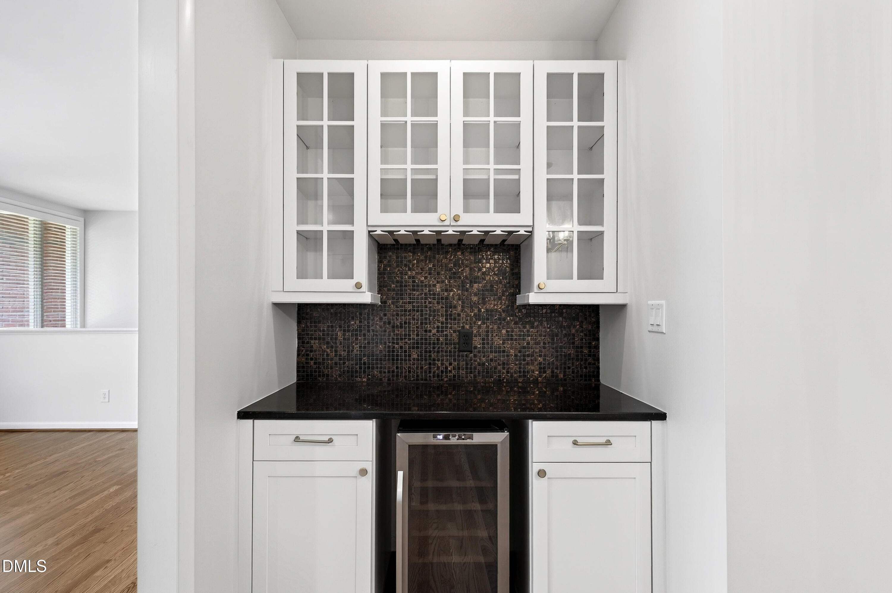 803 The Village Circle Property Photo 14