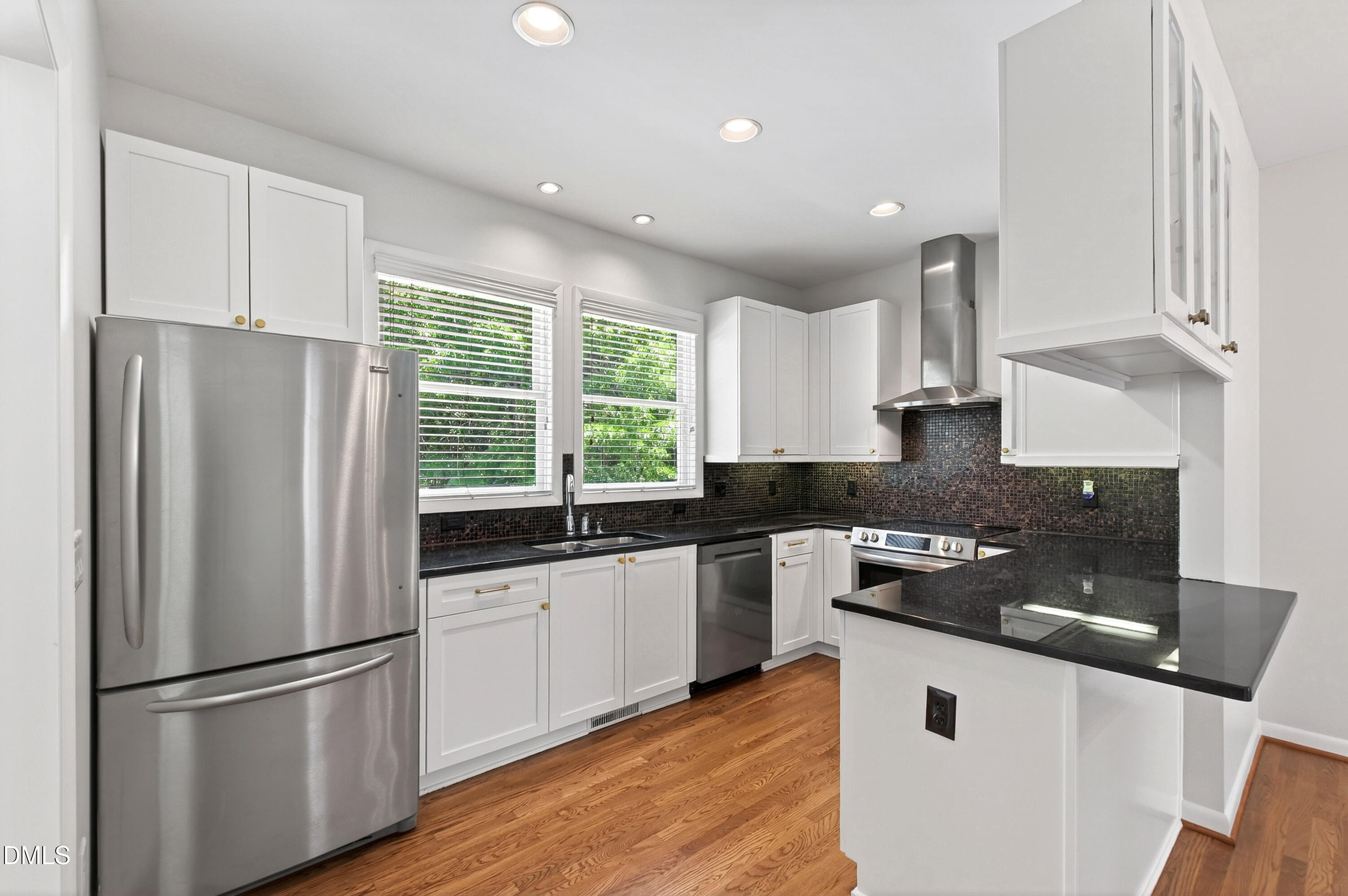 803 The Village Circle Property Photo 16