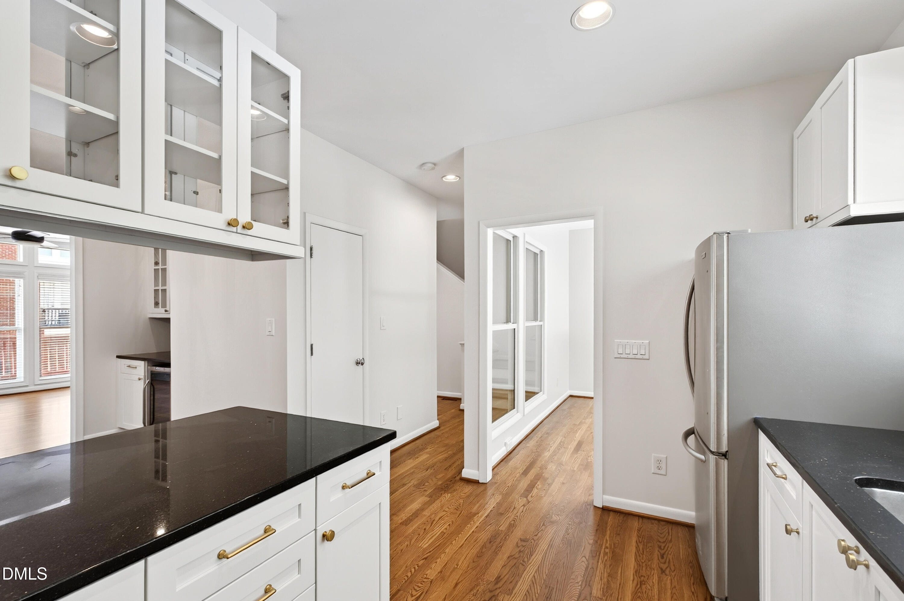 803 The Village Circle Property Photo 20