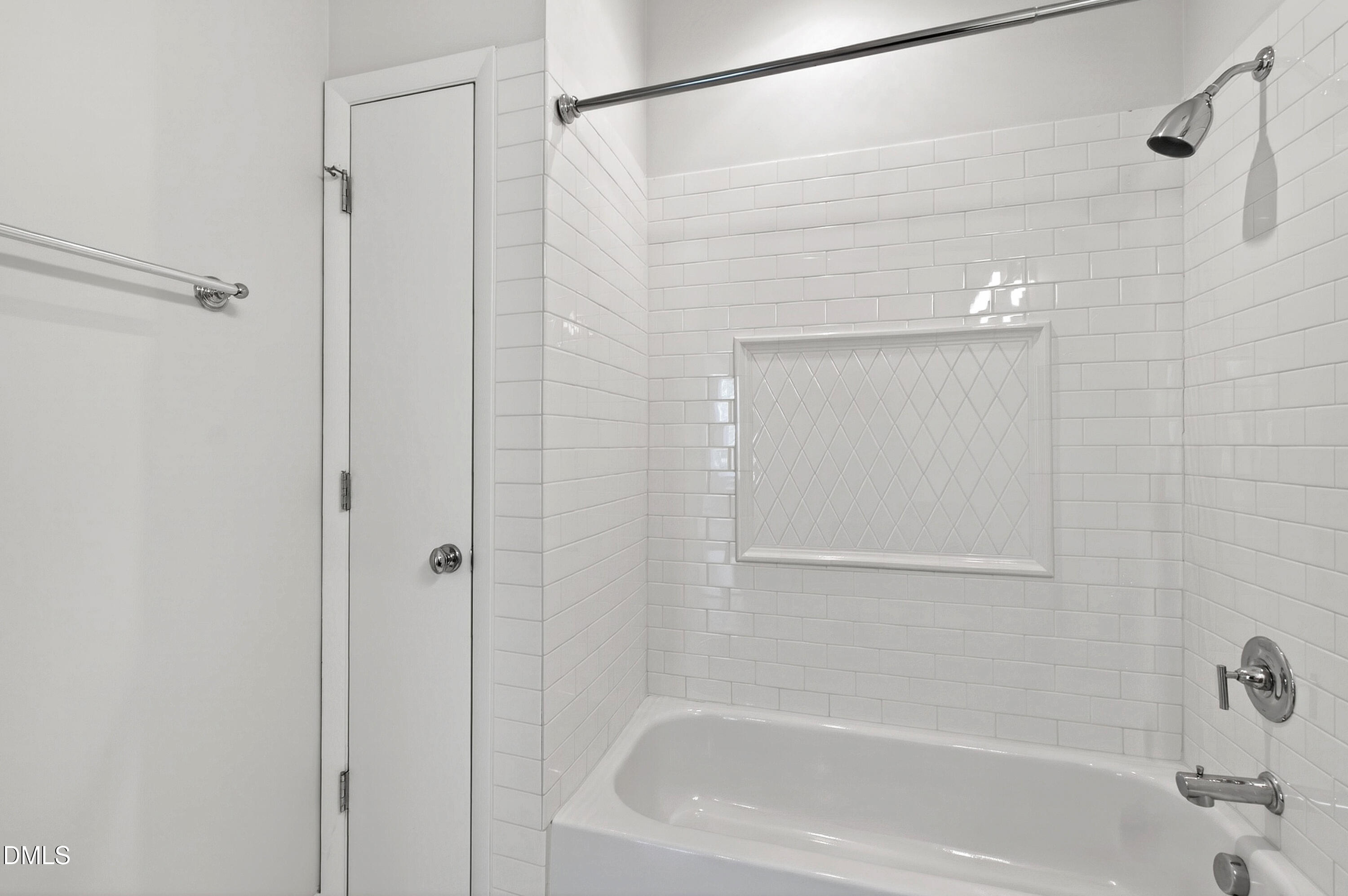 803 The Village Circle Property Photo 43