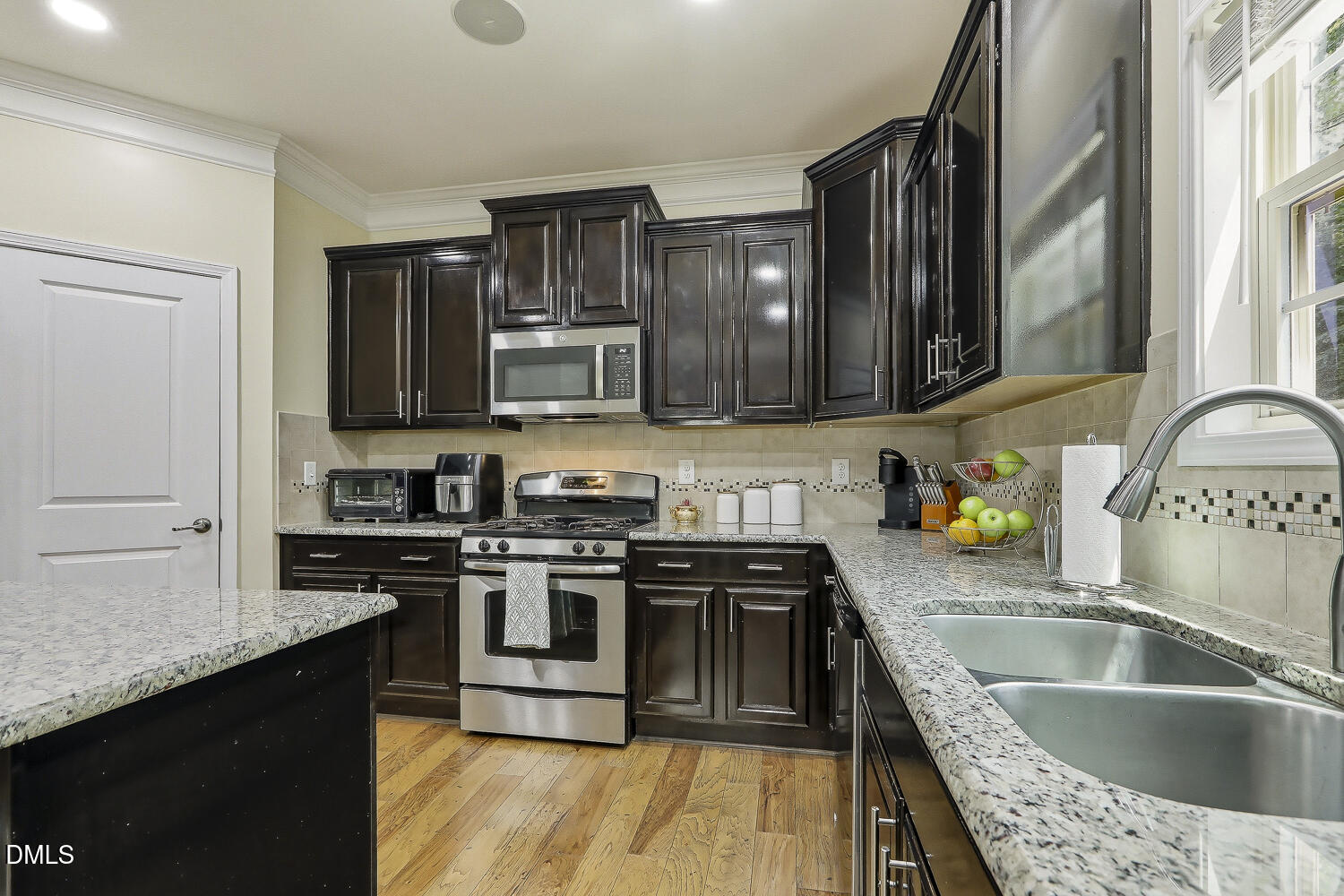 113 Somers Lane Property Photo 10