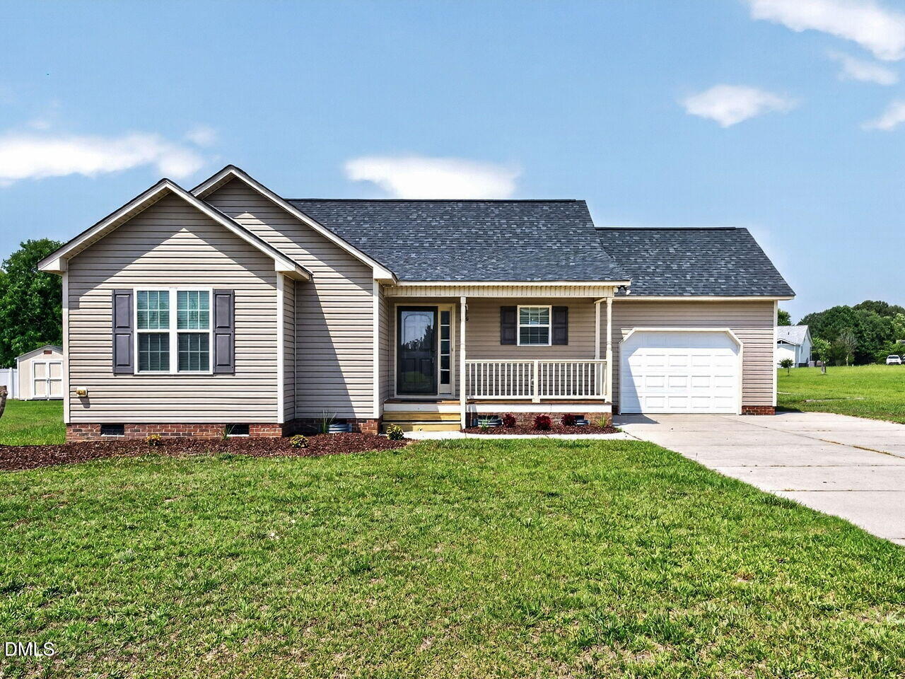 136 Middle Landing Drive Property Photo 1