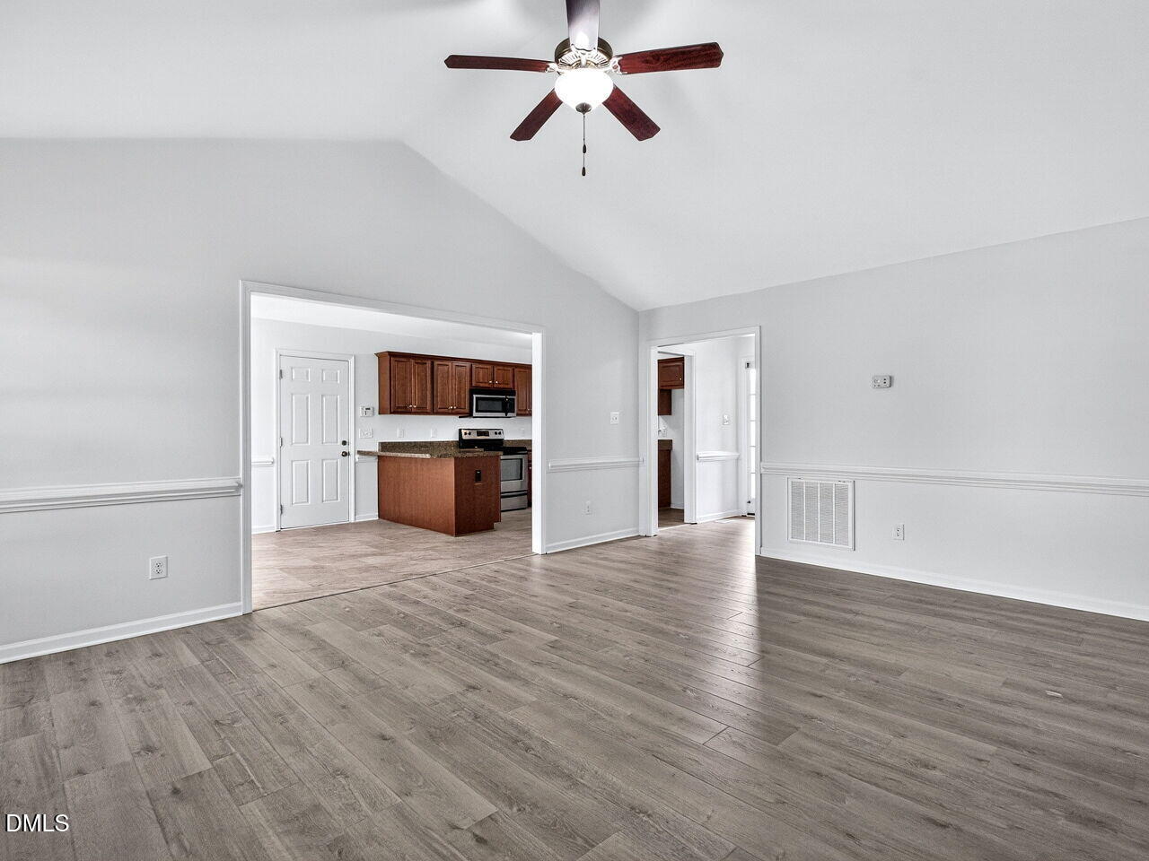 136 Middle Landing Drive Property Photo 8