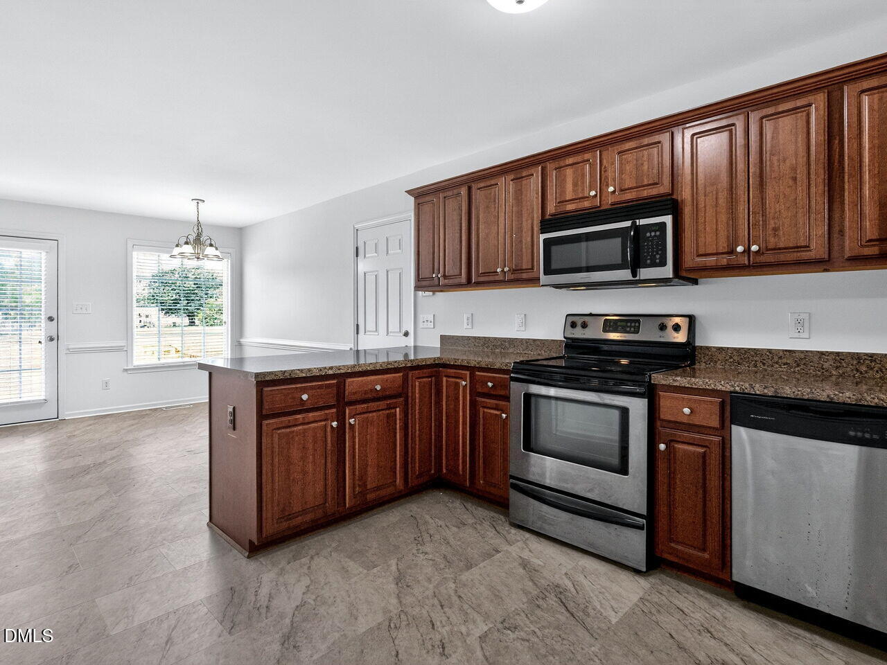 136 Middle Landing Drive Property Photo 12