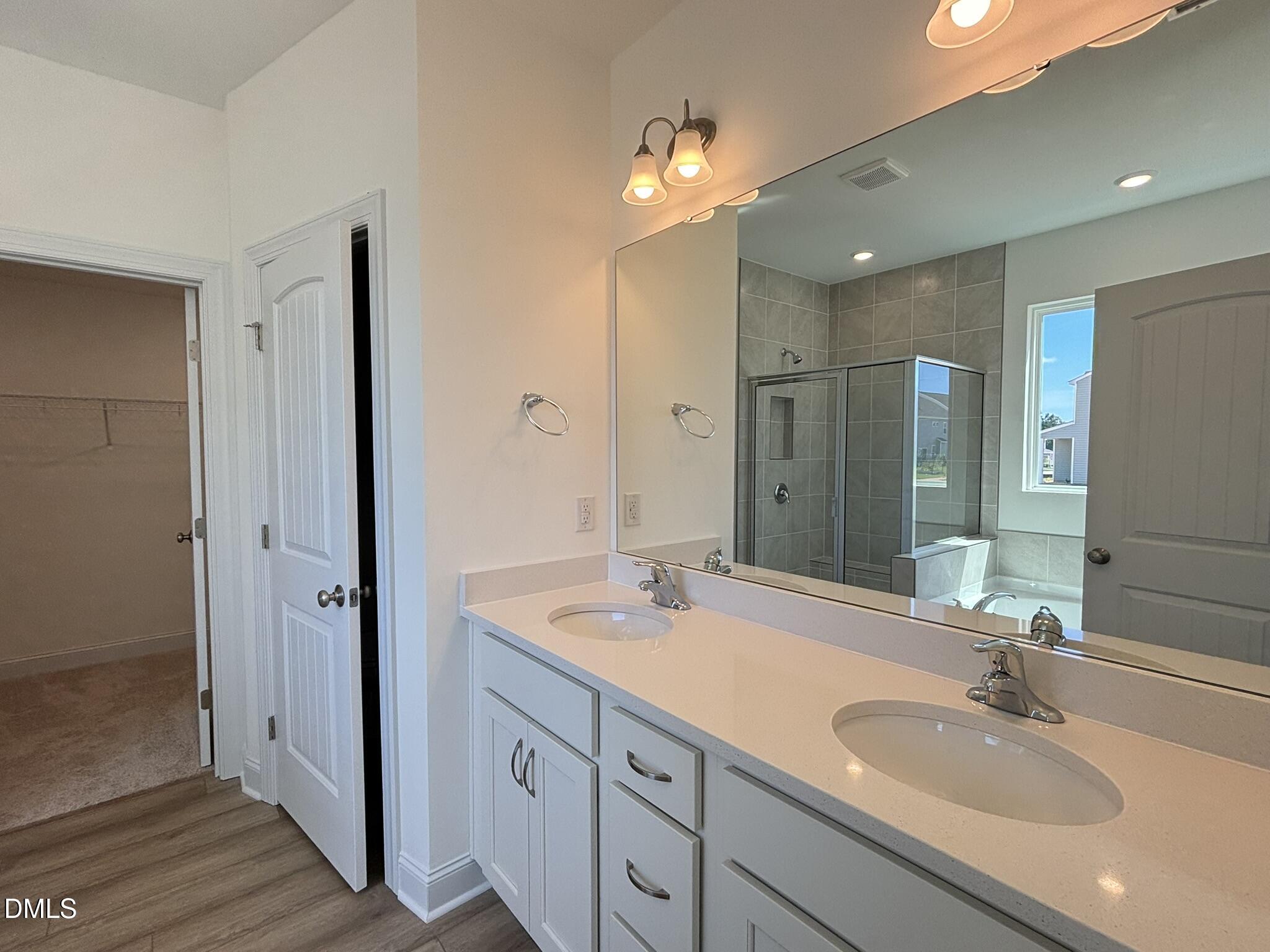 102 Steppe Way Property Photo 10